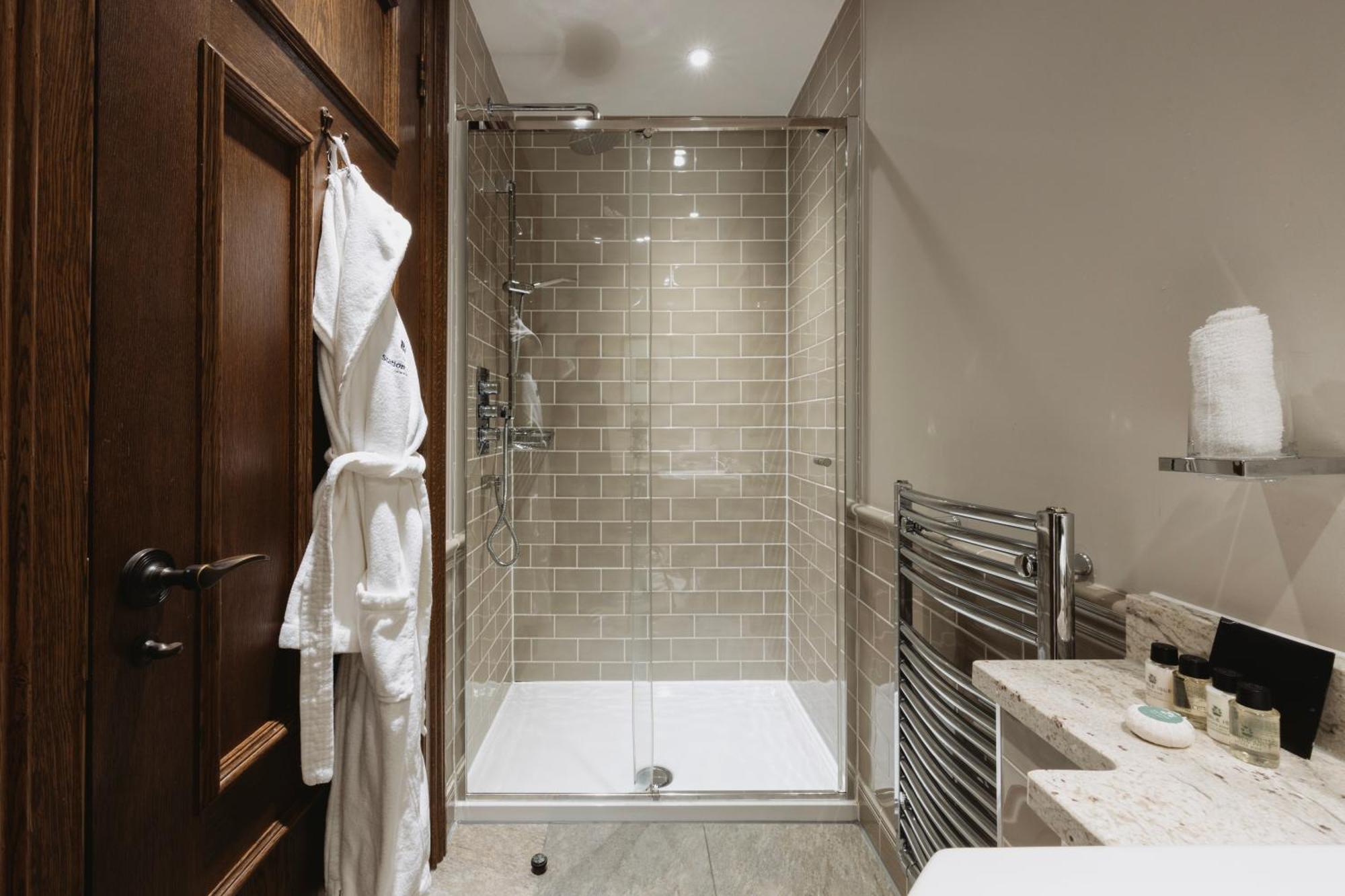 Single Guest Room