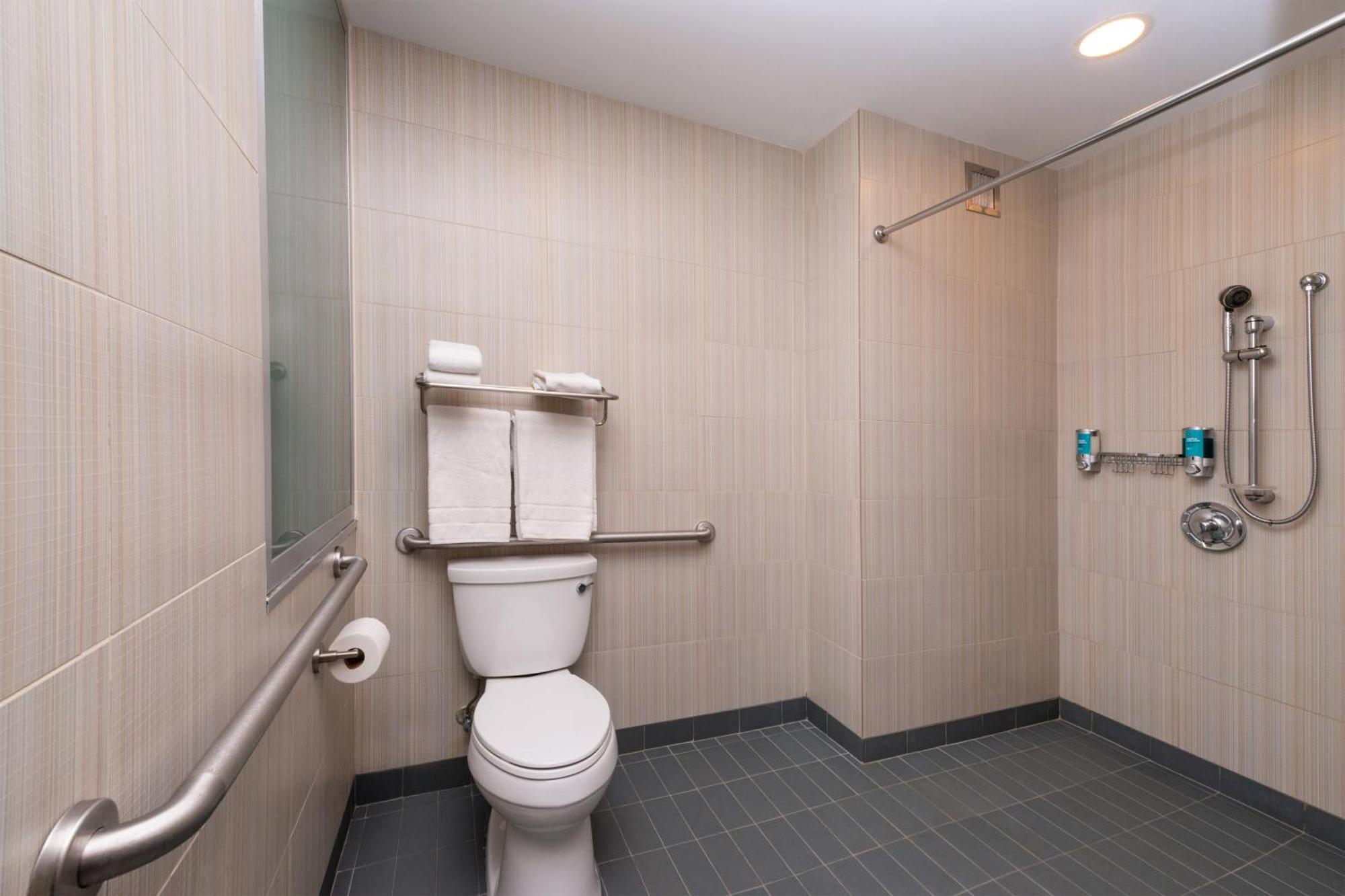 King Room with Roll-in Shower - Mobility and Hearing Accessible,1631550950:JPEG