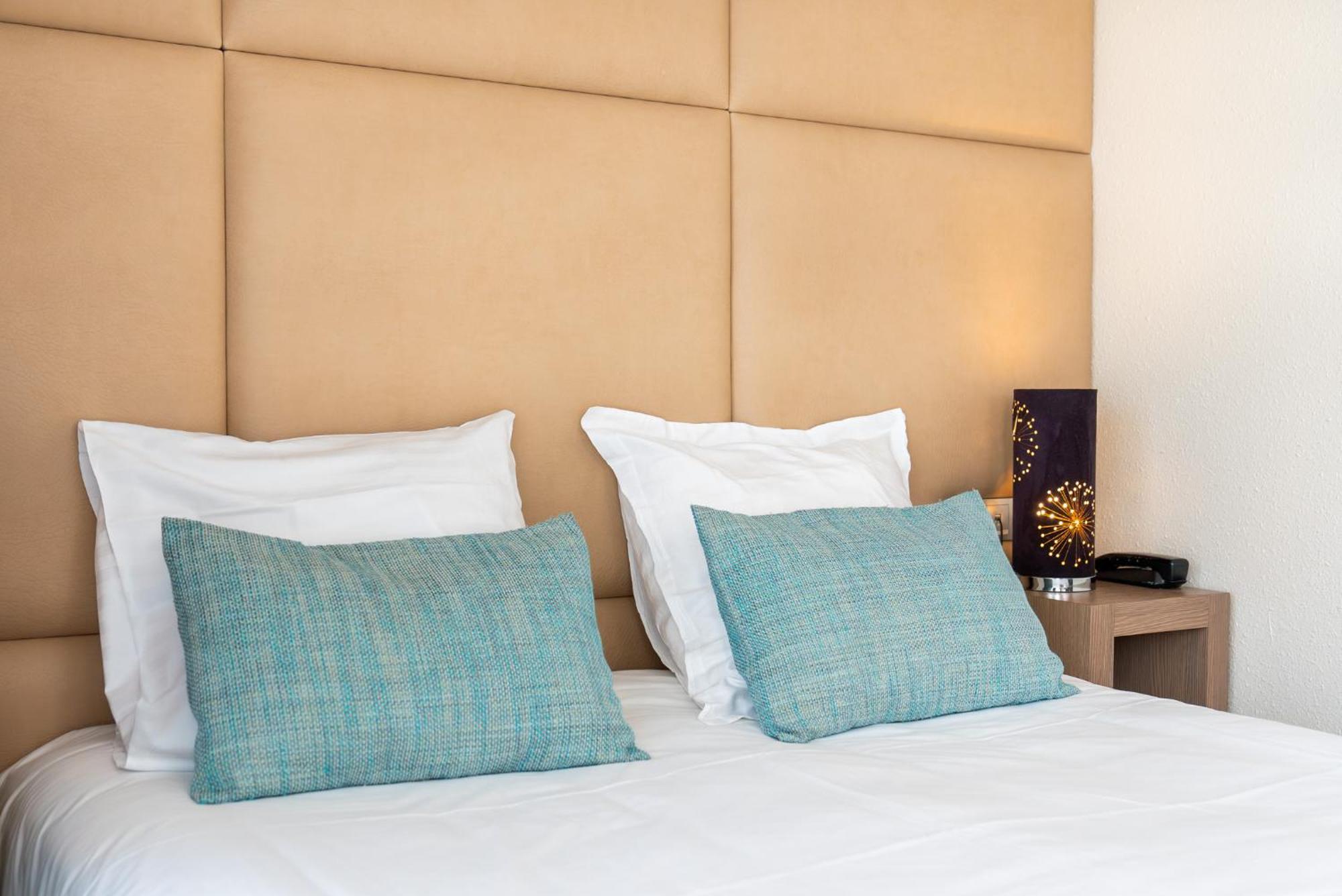 Deluxe Double Room Balcony & lake view