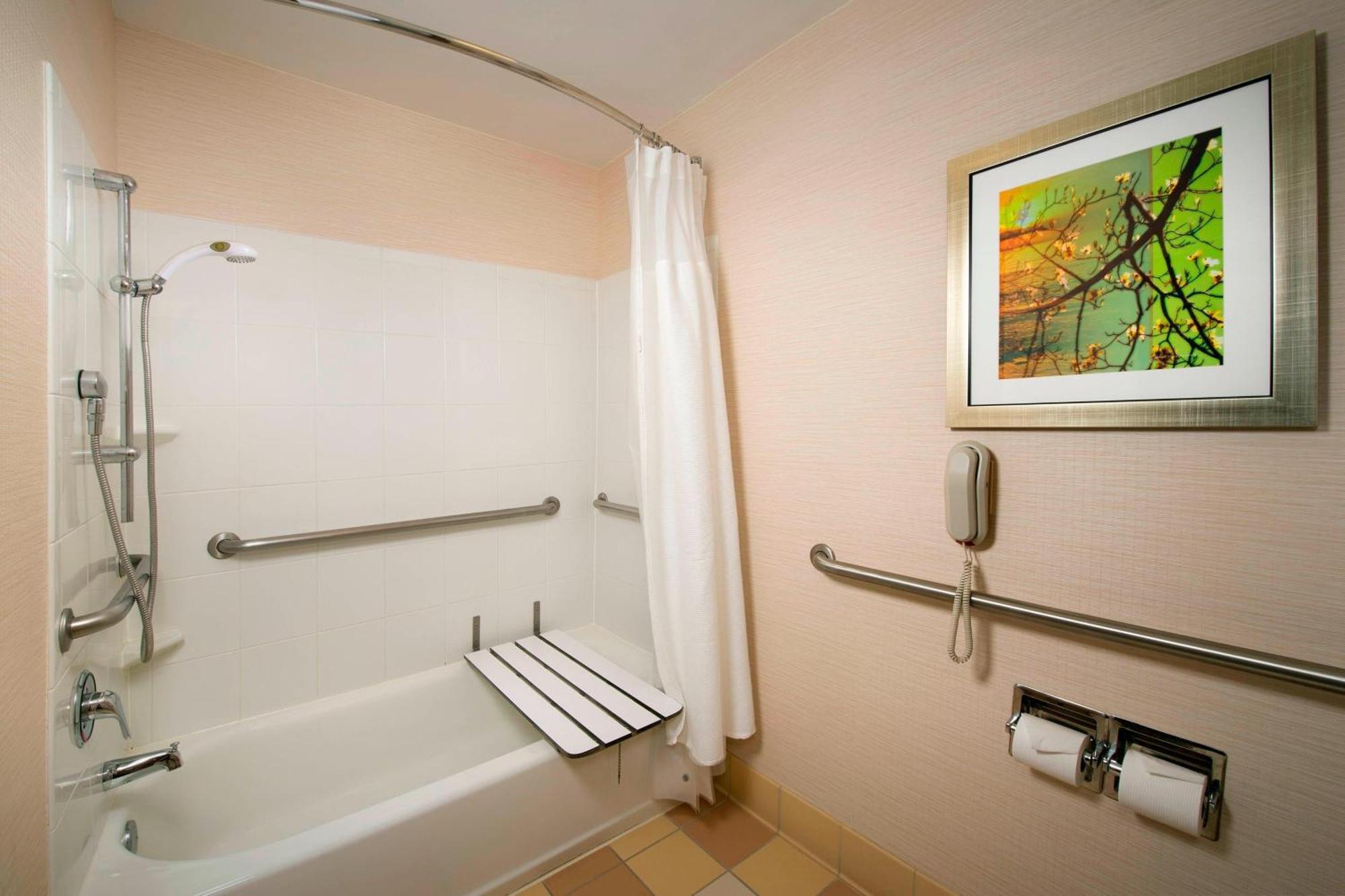 Queen Room with Two Queen Beds,1631558611:JPEG