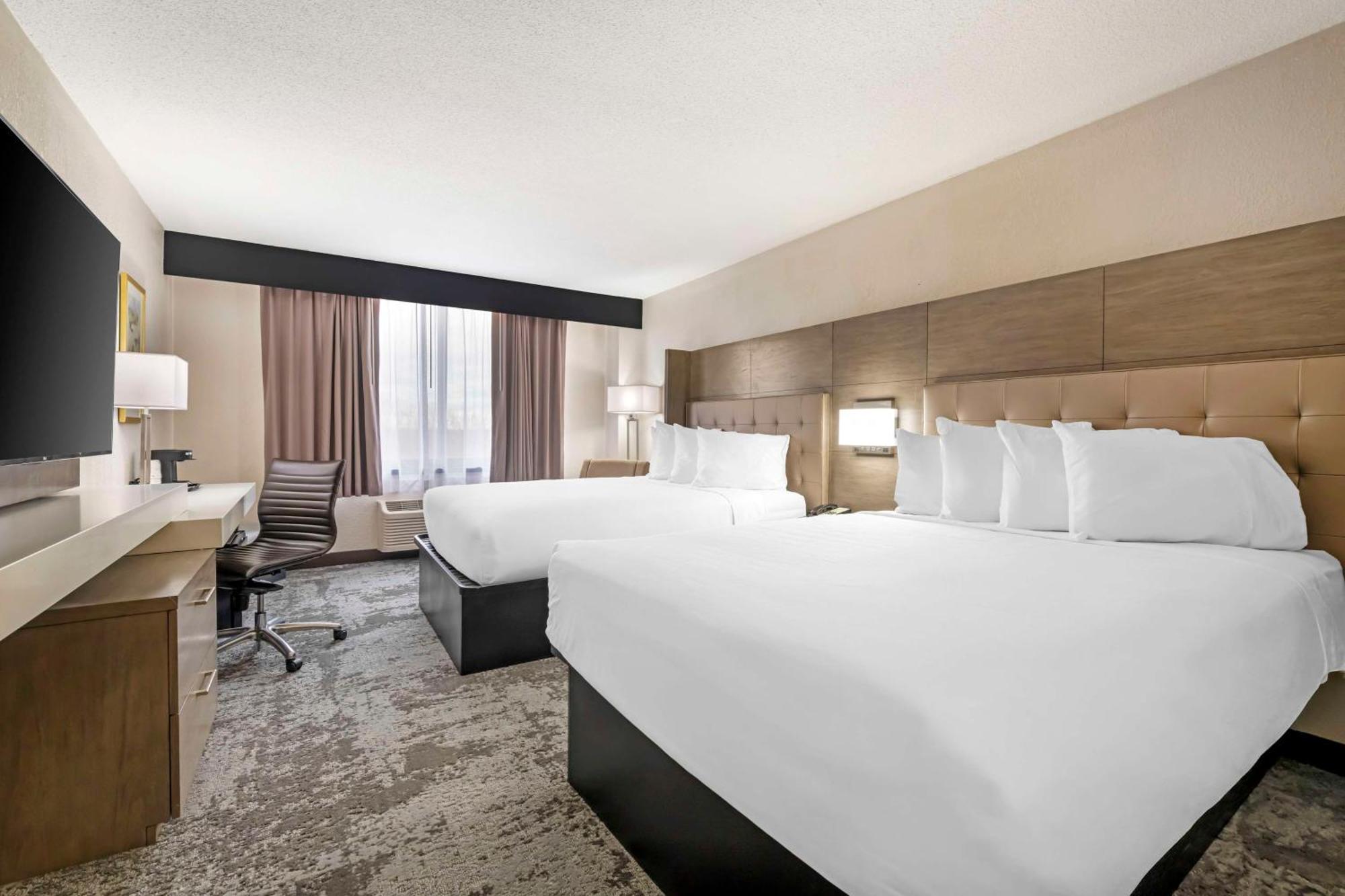 Queen Room with Two Queen Beds - Non-Smoking,1631644093:JPEG