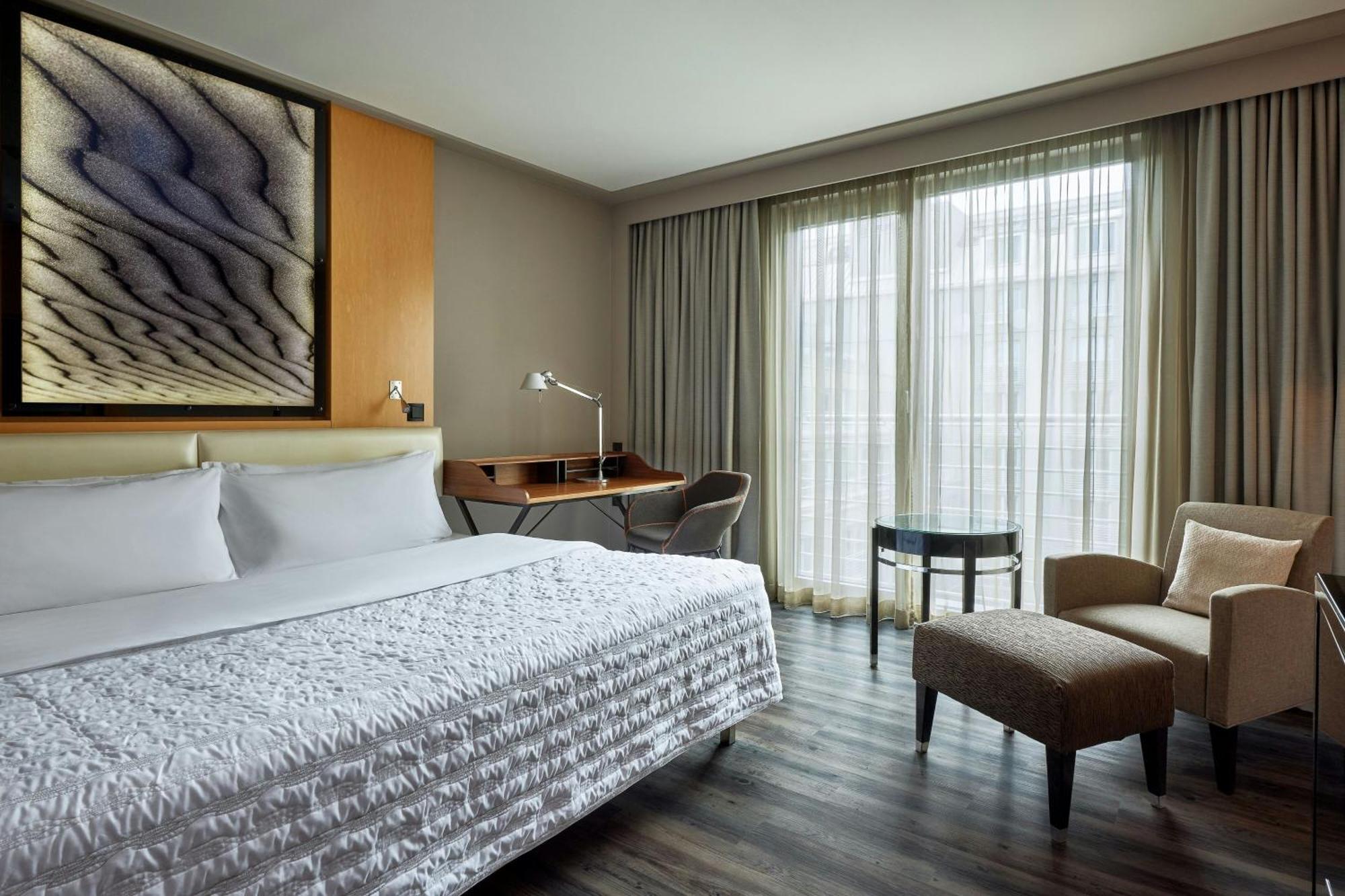 Superior Queen Room,1632205749:JPEG