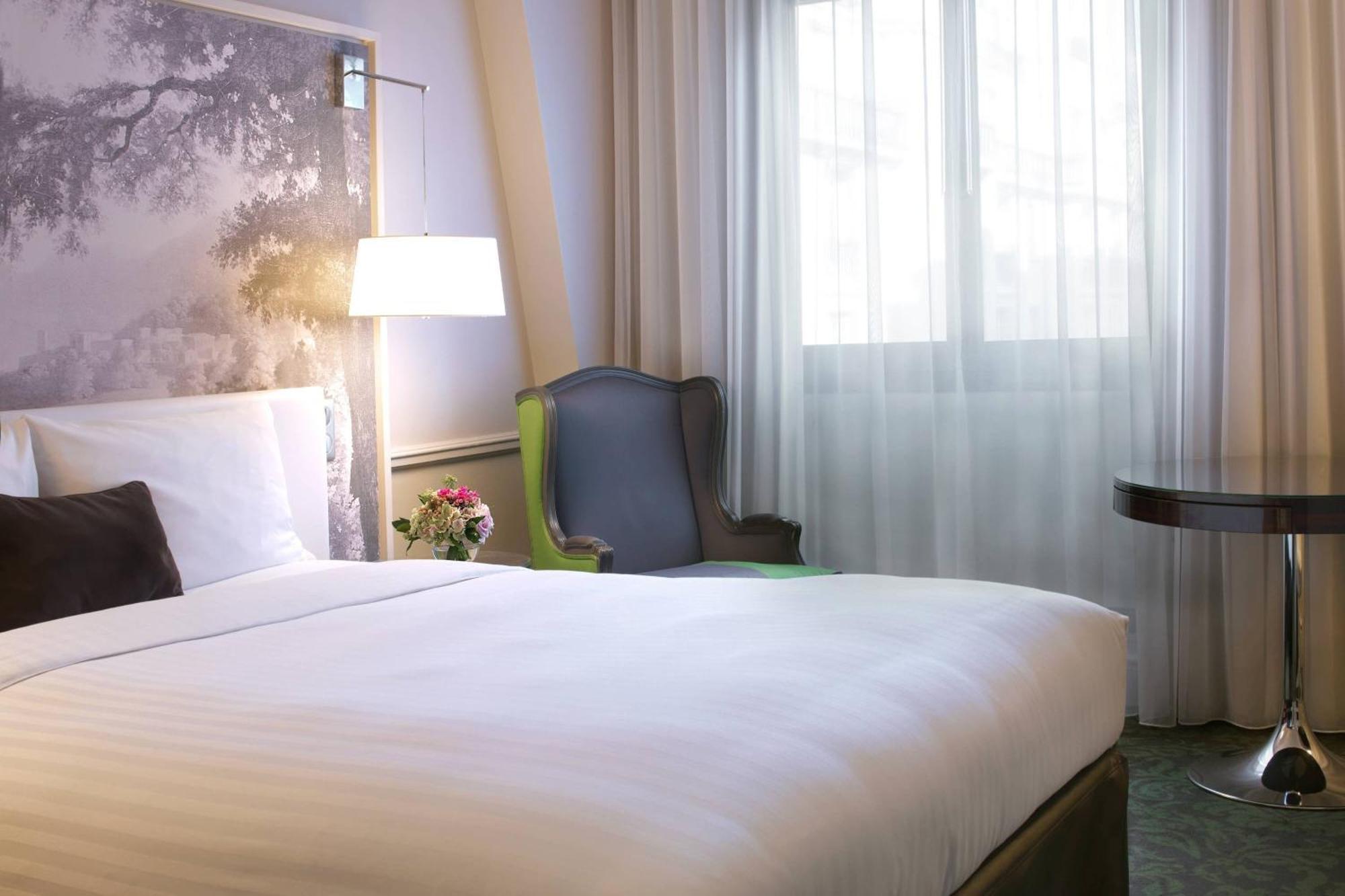 Deluxe Queen Room