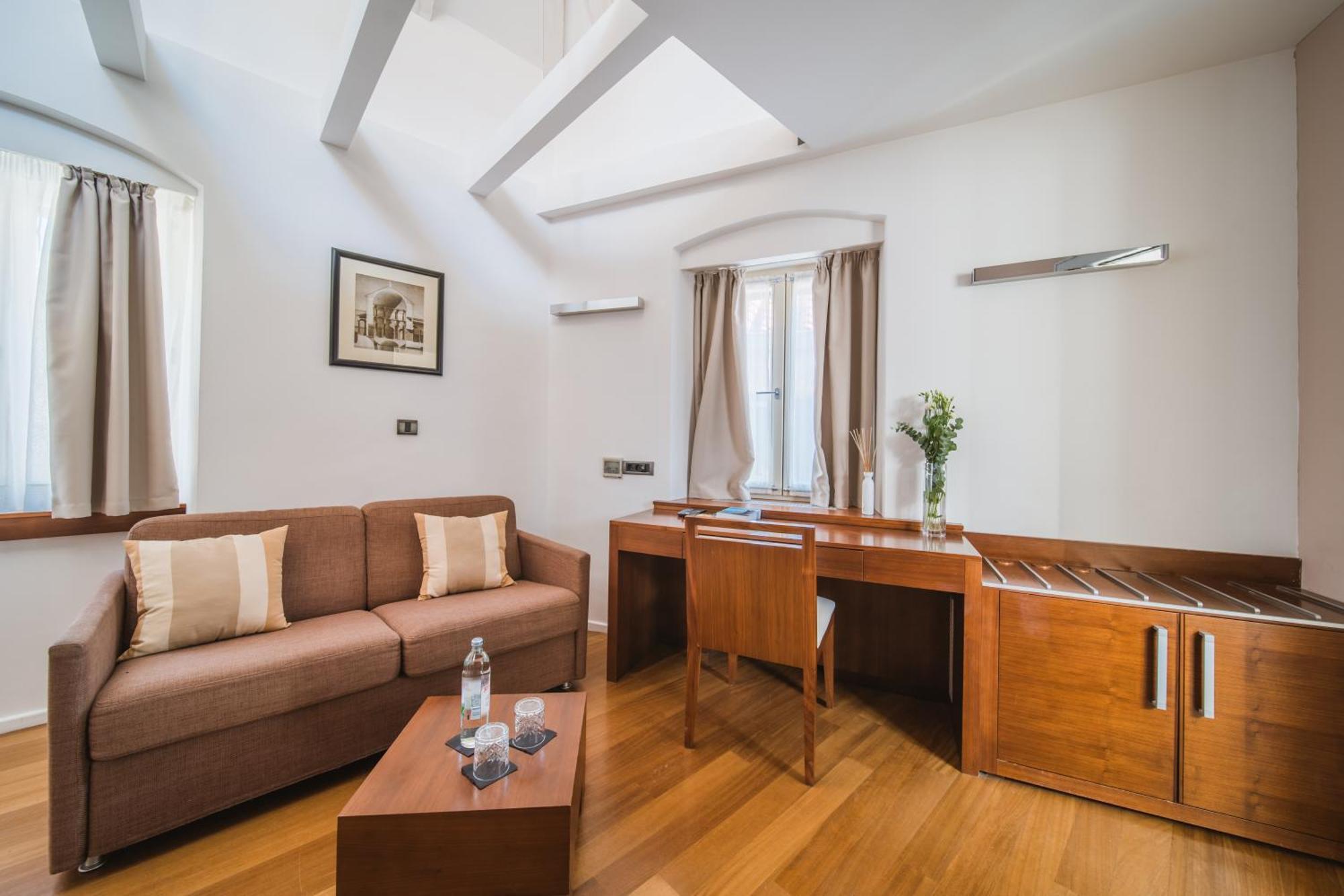 Superior Double Room Villa Dobric