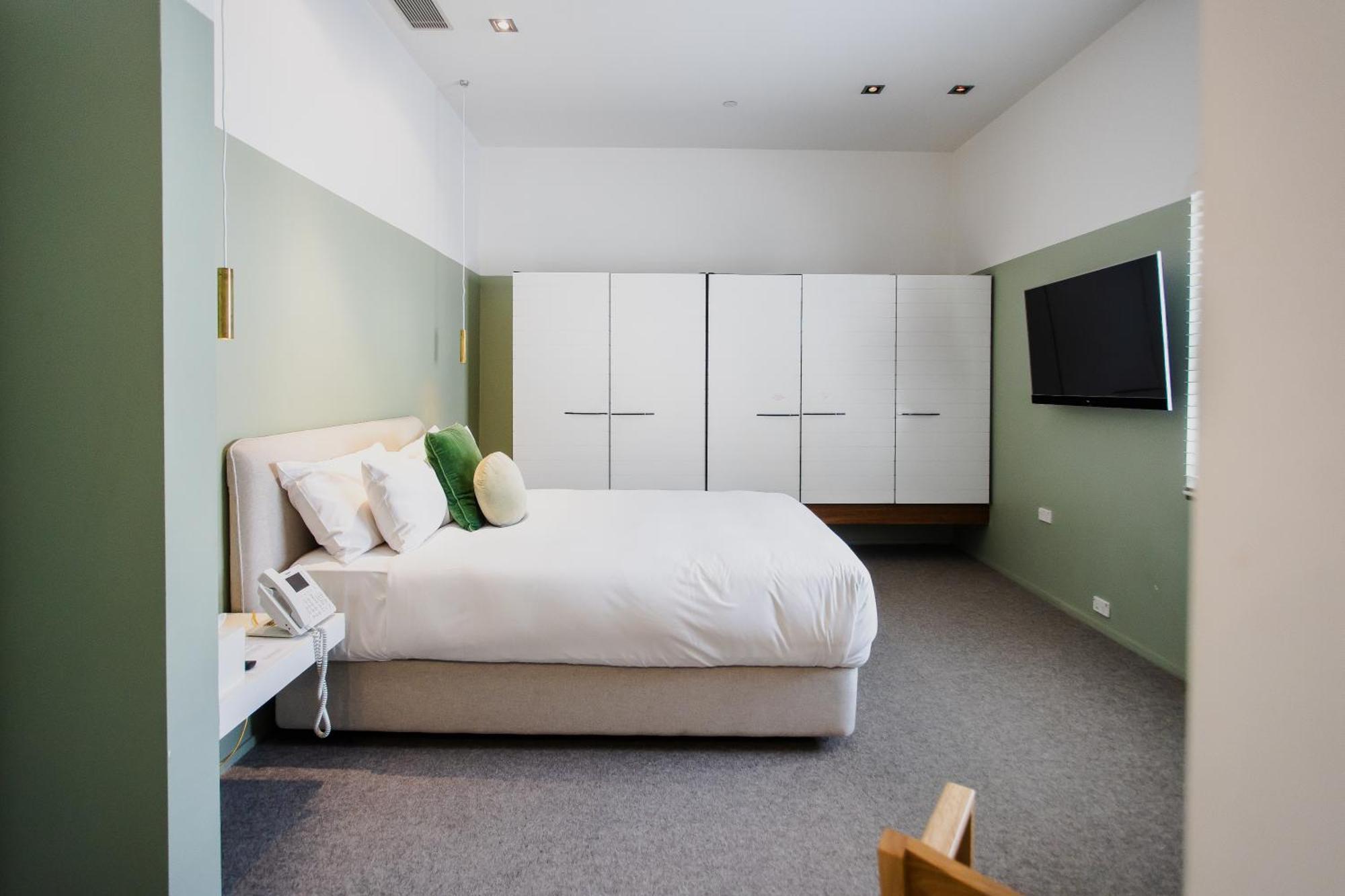 Deluxe Queen Room,1632213002:JPEG