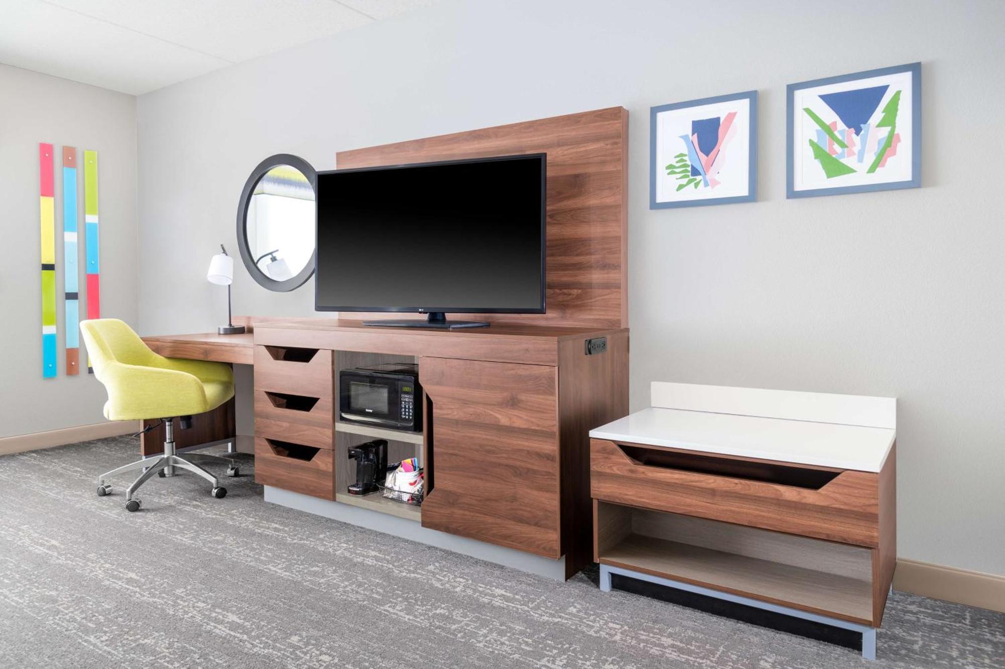 Queen Room with Two Queen Beds - Mobility and Hearing Access/Non-Smoking,1632228192:JPEG