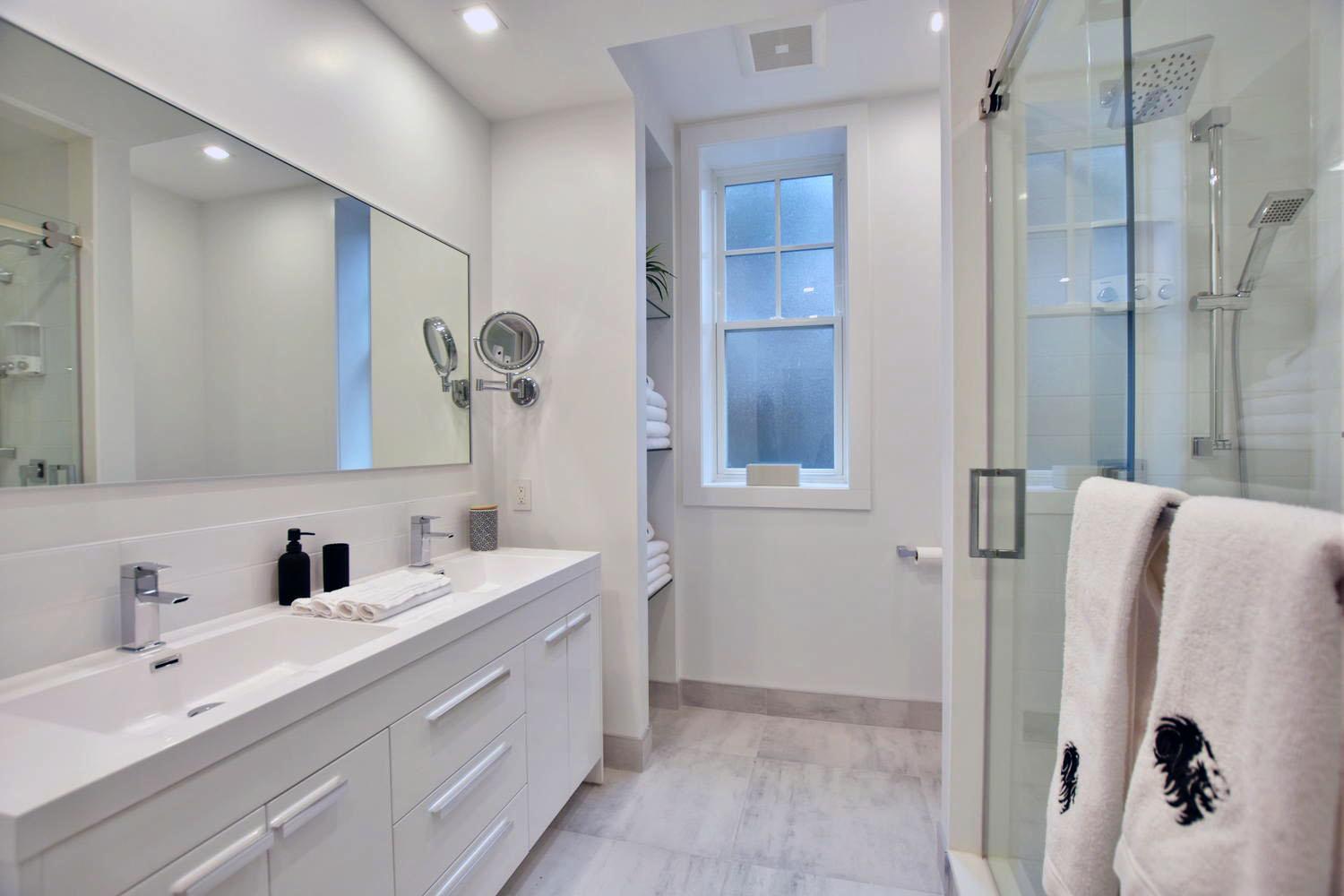 Deluxe Two-Bedroom Apartment with Garden View,1632752929:JPEG
