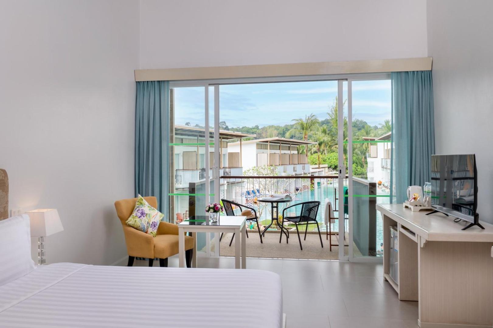 Deluxe Double or Twin Room Pool View