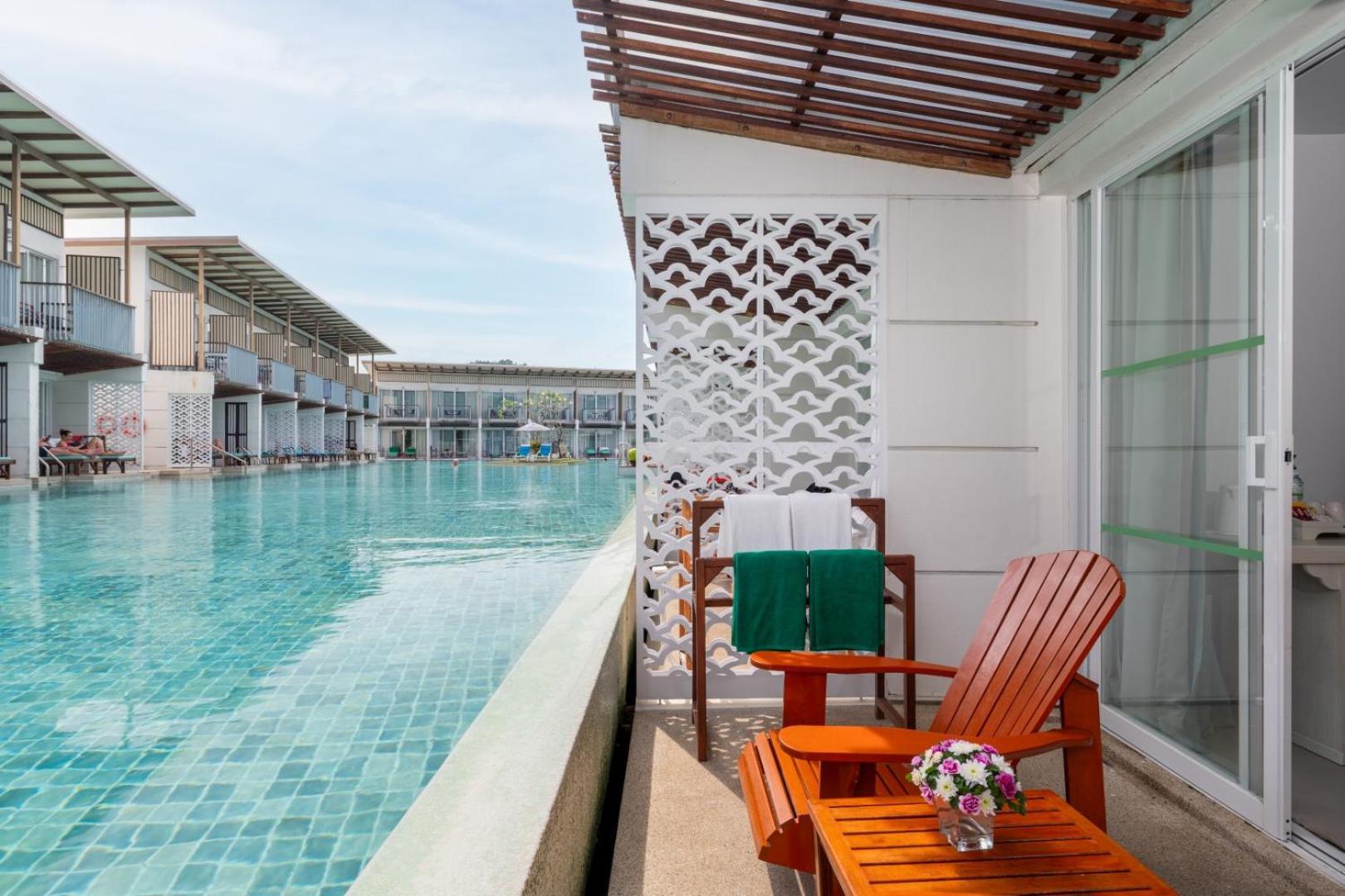 Deluxe Double or Twin Room Pool Access