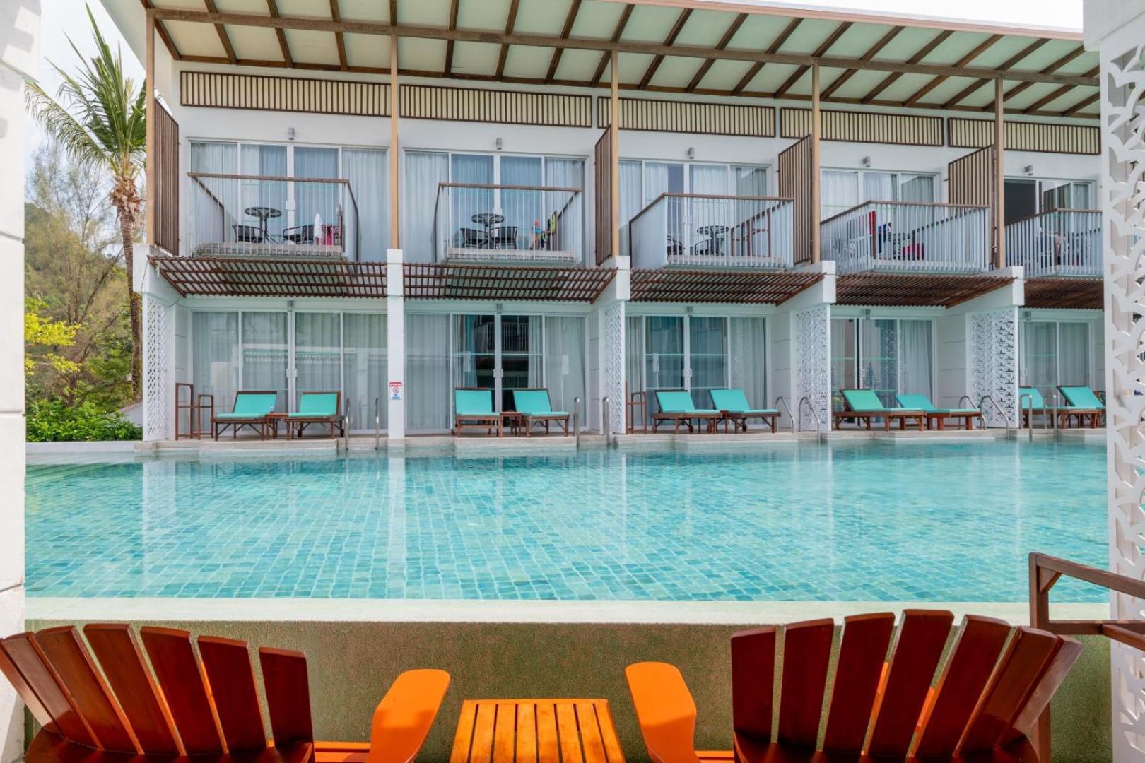 Deluxe Double or Twin Room Pool Access