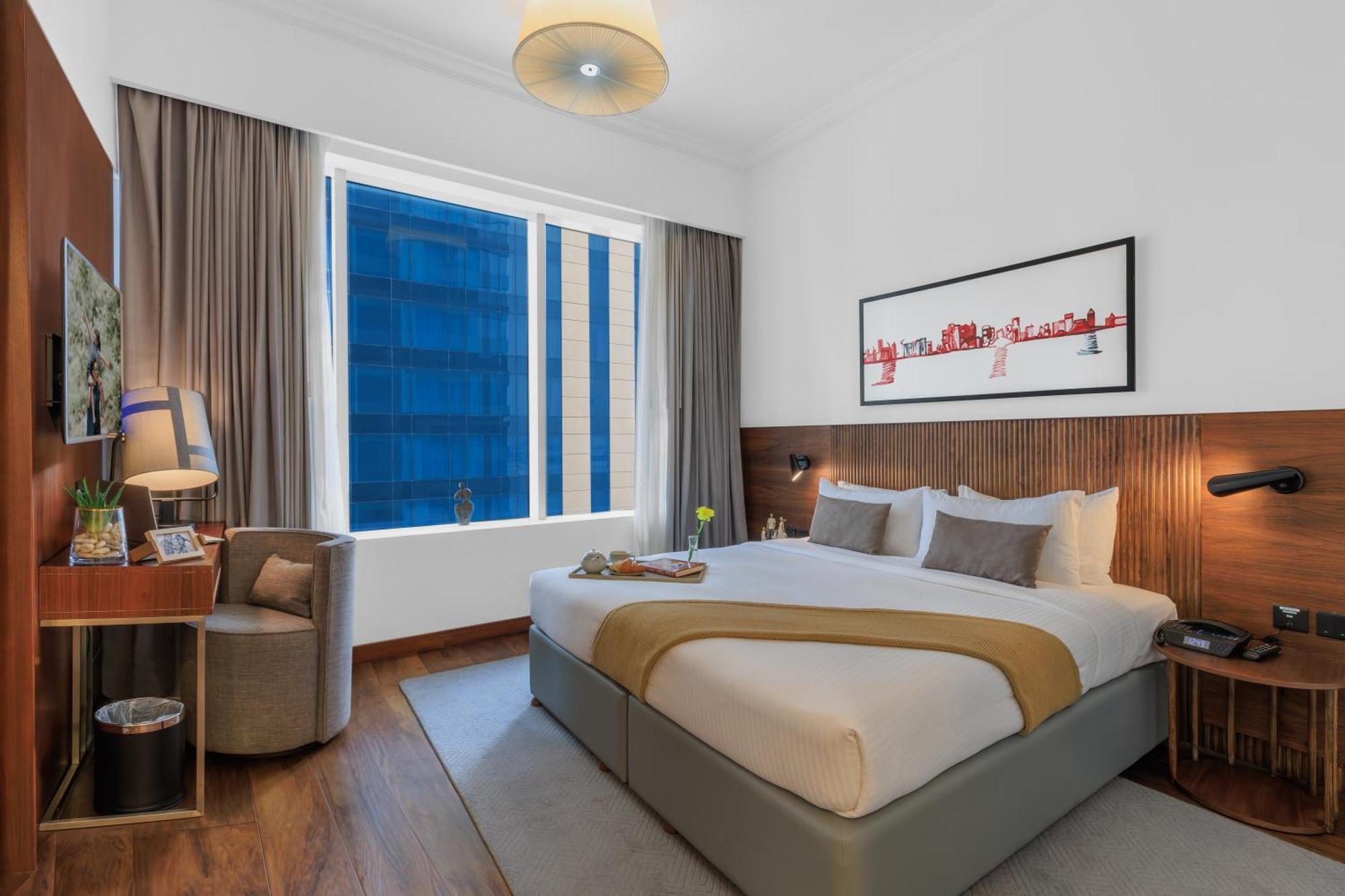 Deluxe One-Bedroom Apartment