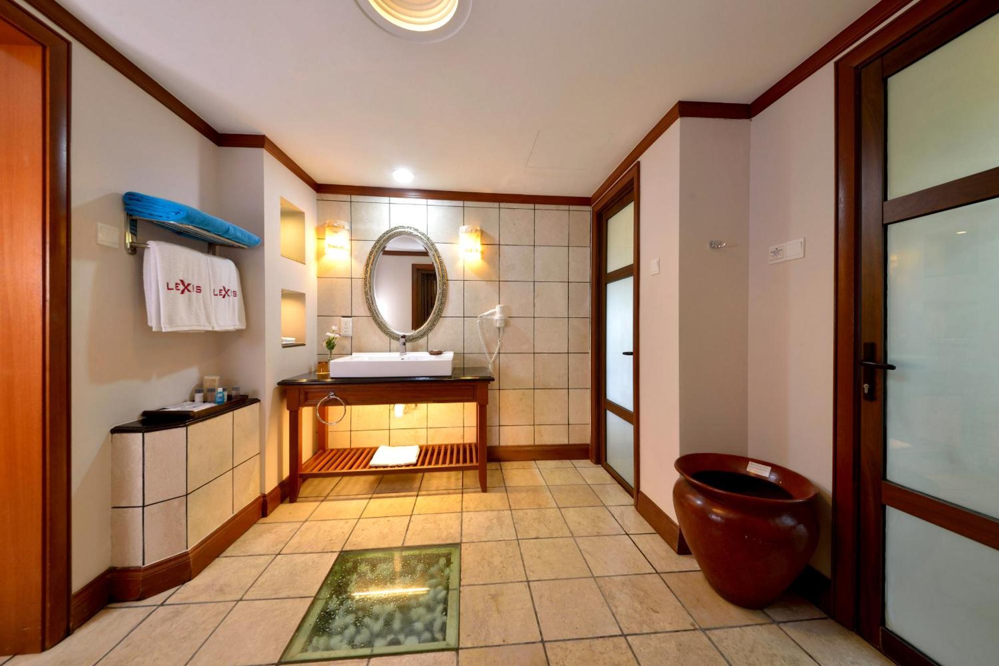 Garden Pool Villa Lower