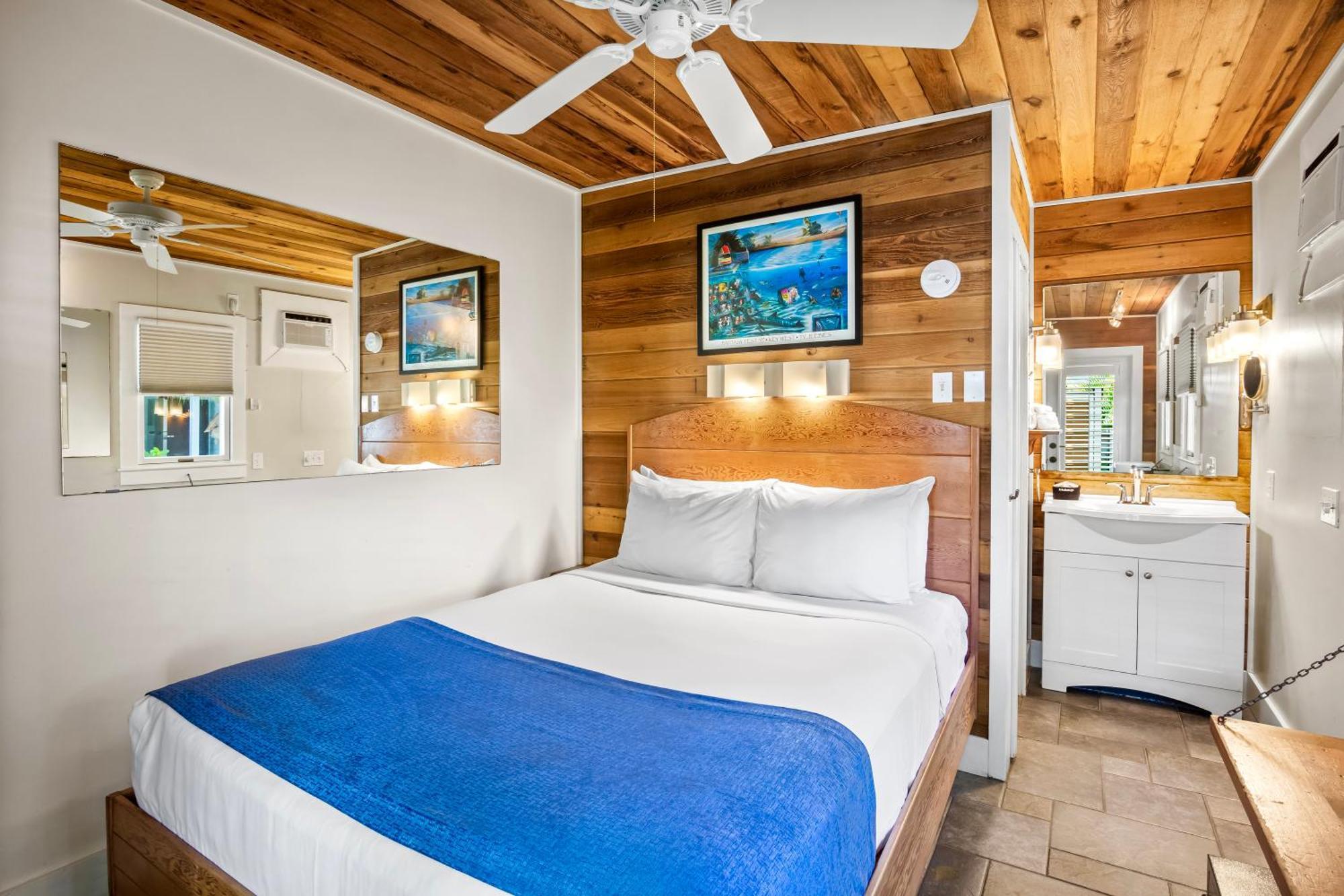 Queen Island Room