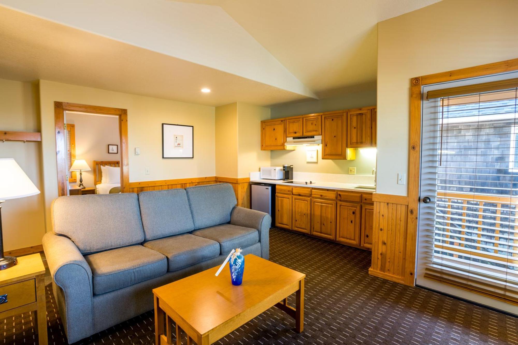 Queen Suite Sofabed 2nd Floor Pets Allowed