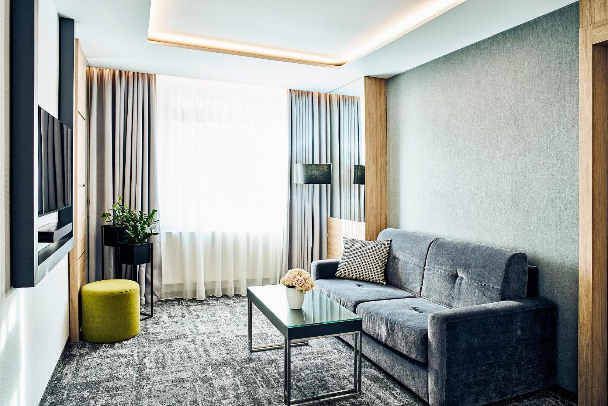 Suite with King or Twin Bed,1658751917:JPEG