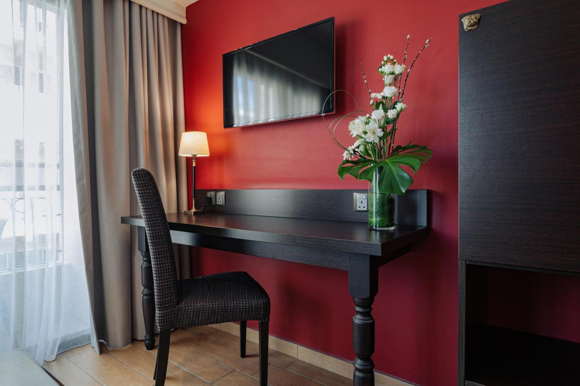 Deluxe Suite
