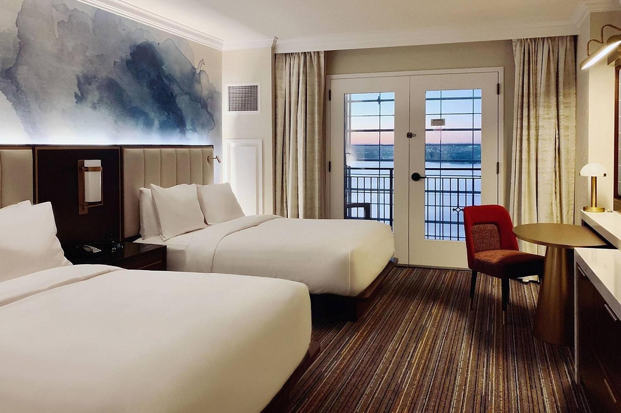 King or Queen Room with Atrium View,1637708846:JPEG