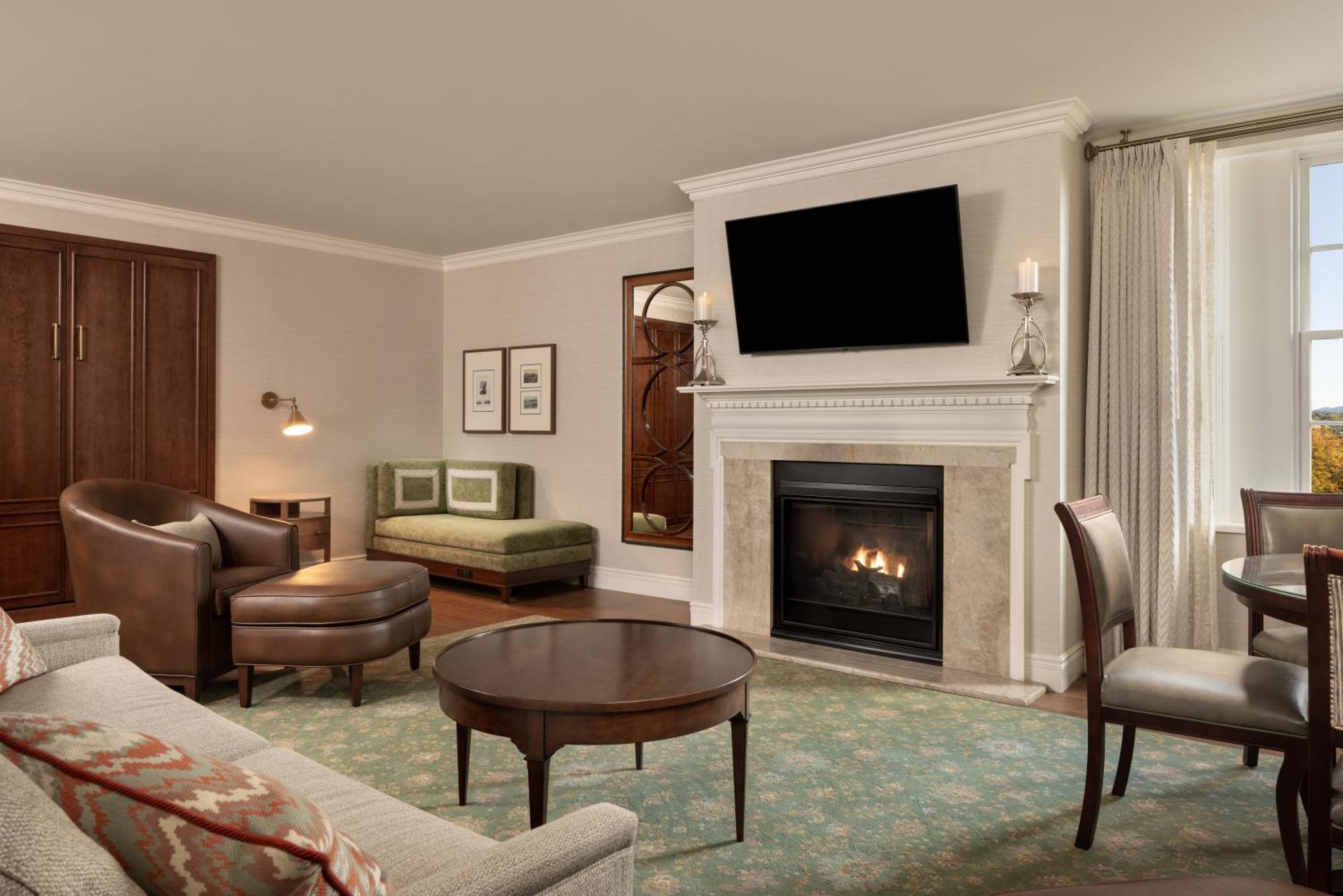 Two-Bedroom Executive Suite,1639562524:JPEG