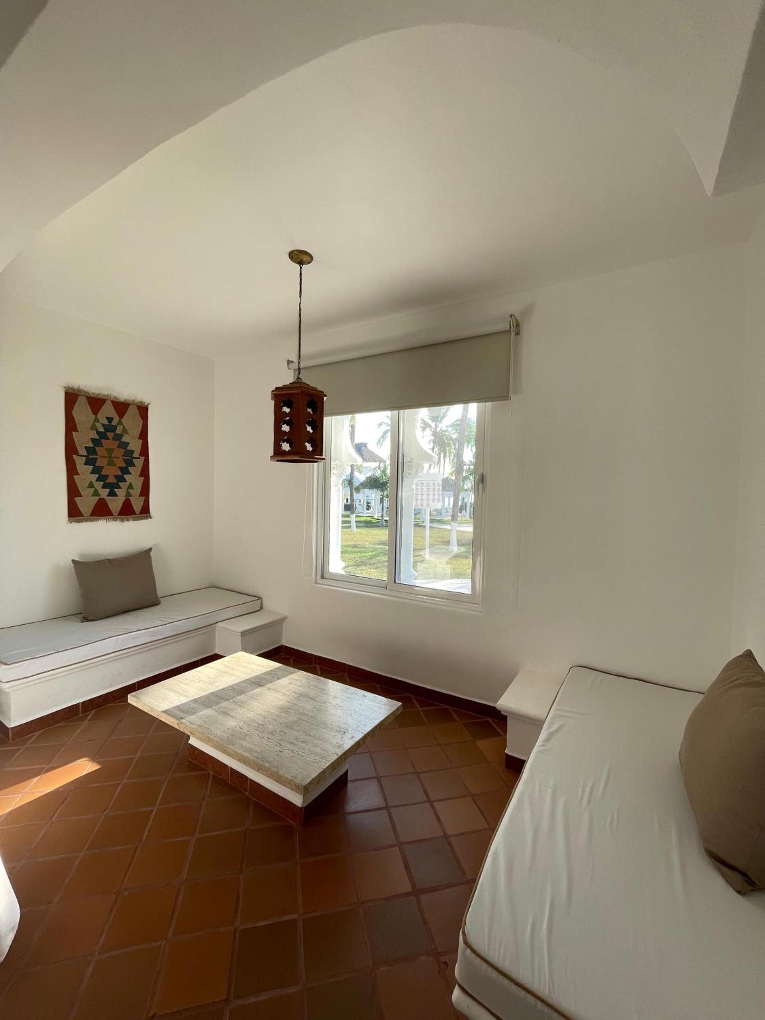 Twin Room,1638487065:JPEG