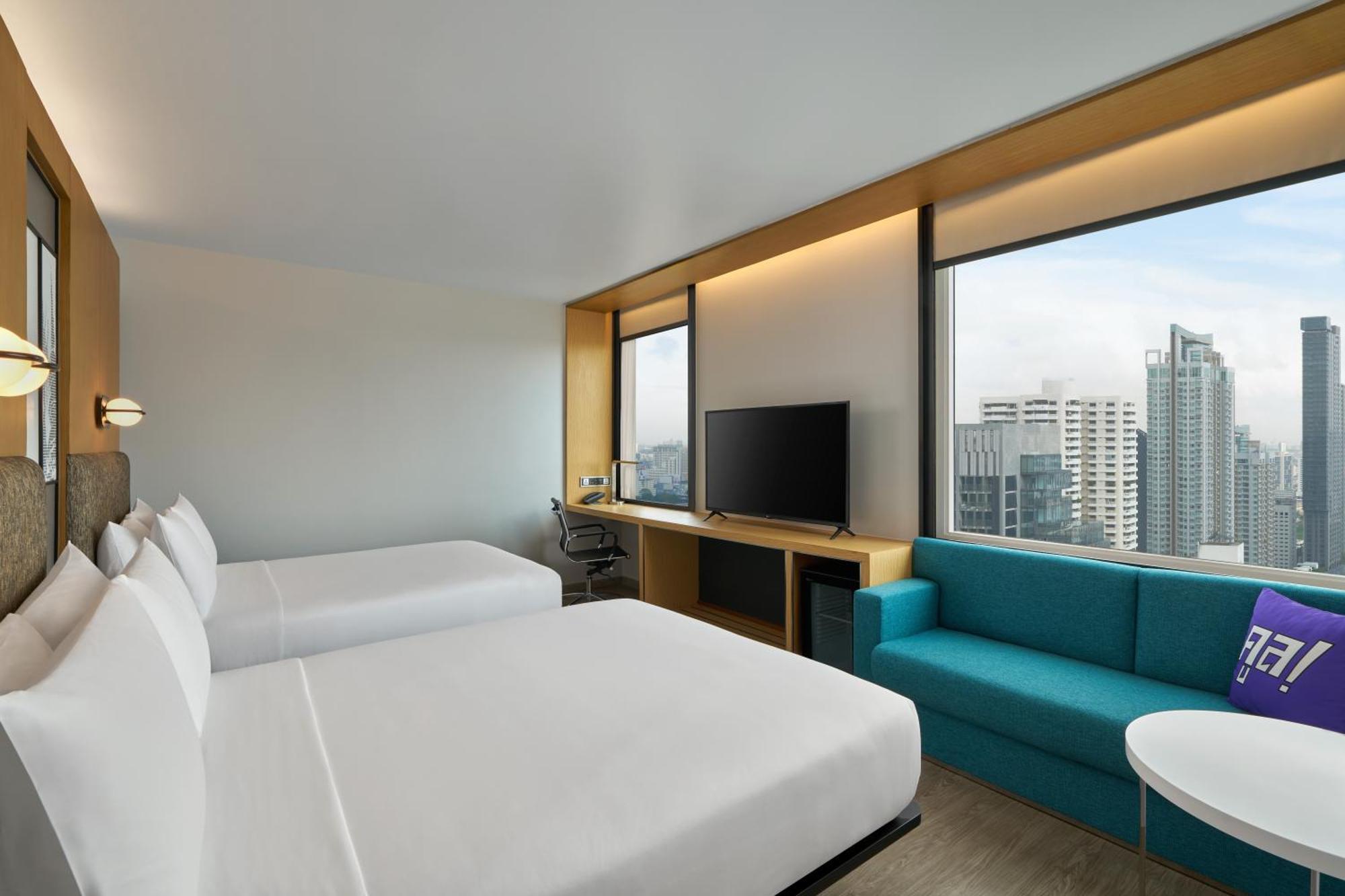 Breezy Queen Room with Two Queen Beds and City View - High Floor