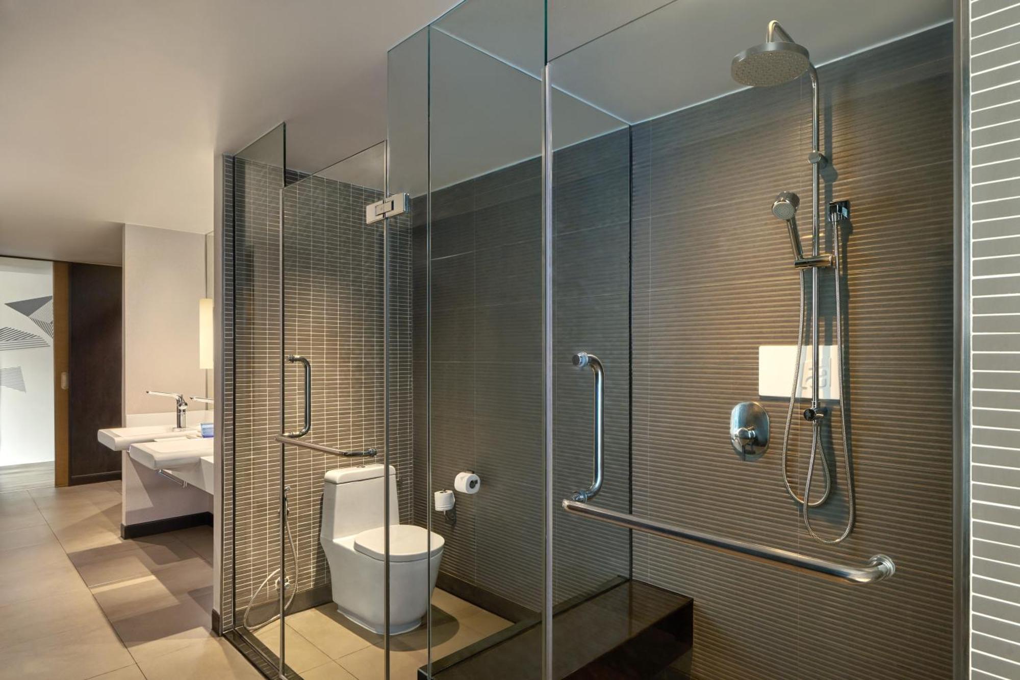 Stylish Suite - Junior King Suite with City View