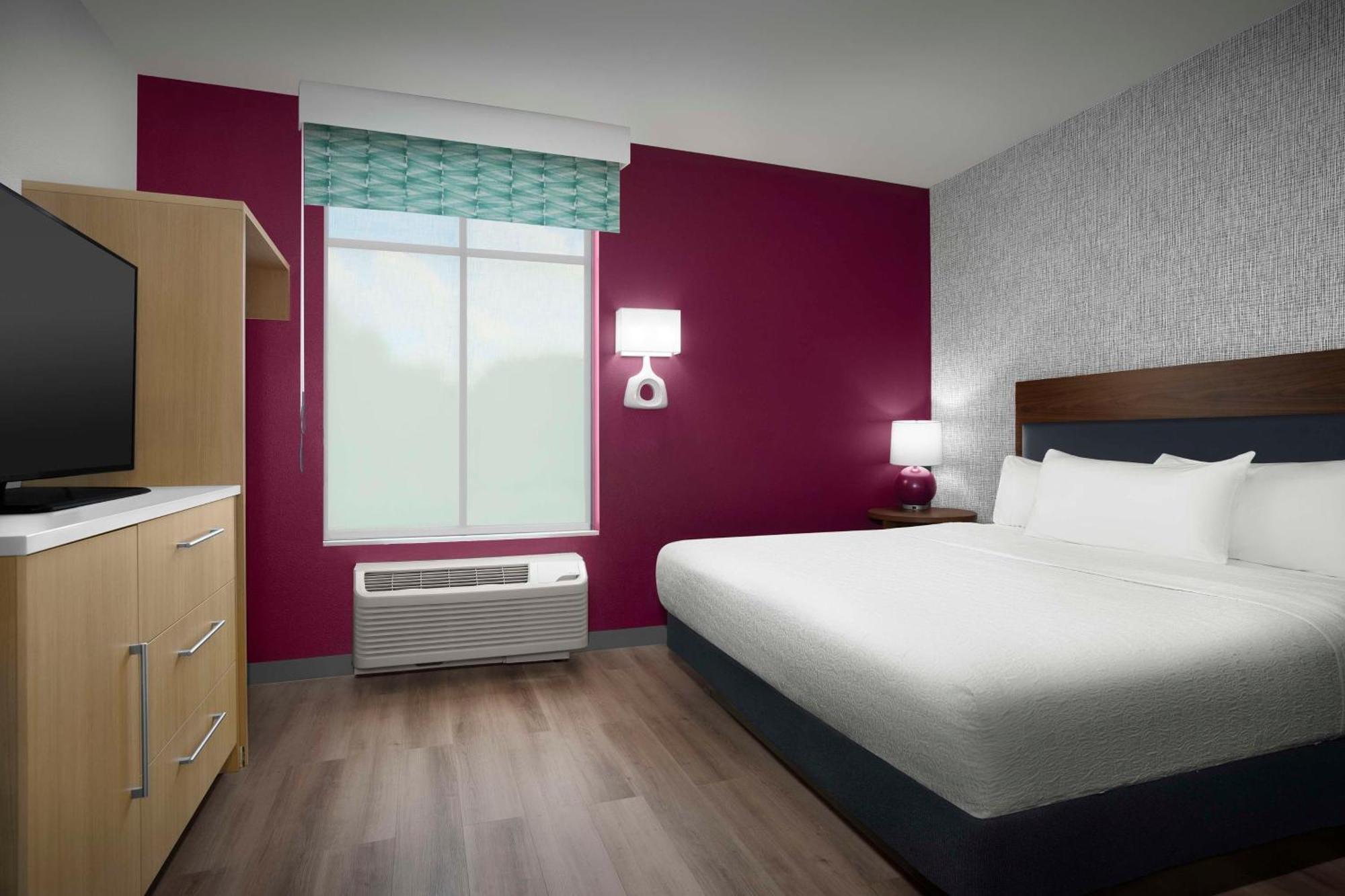 One-Bedroom King Suite - Non-Smoking