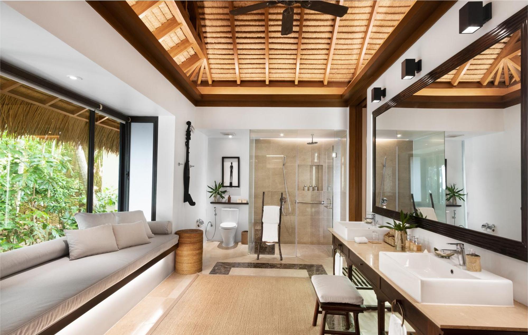 1 King Bed Beach Villa Ocean View