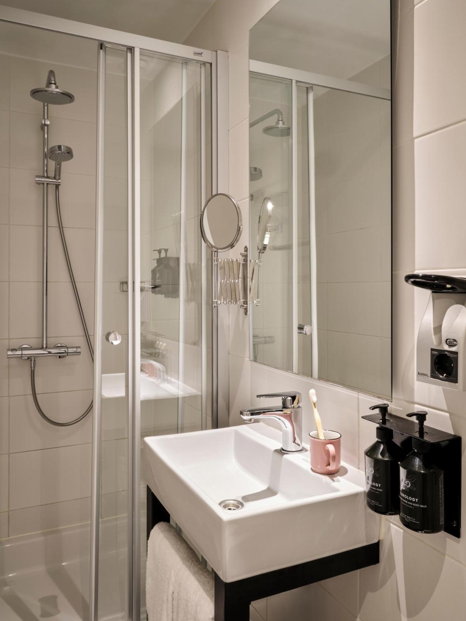 Medium Triple Room