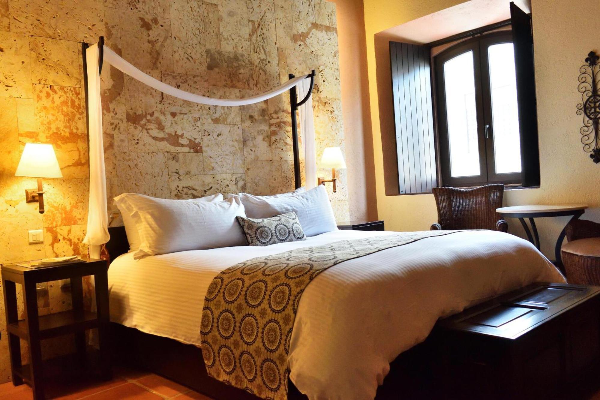 Colonial Imperial Room