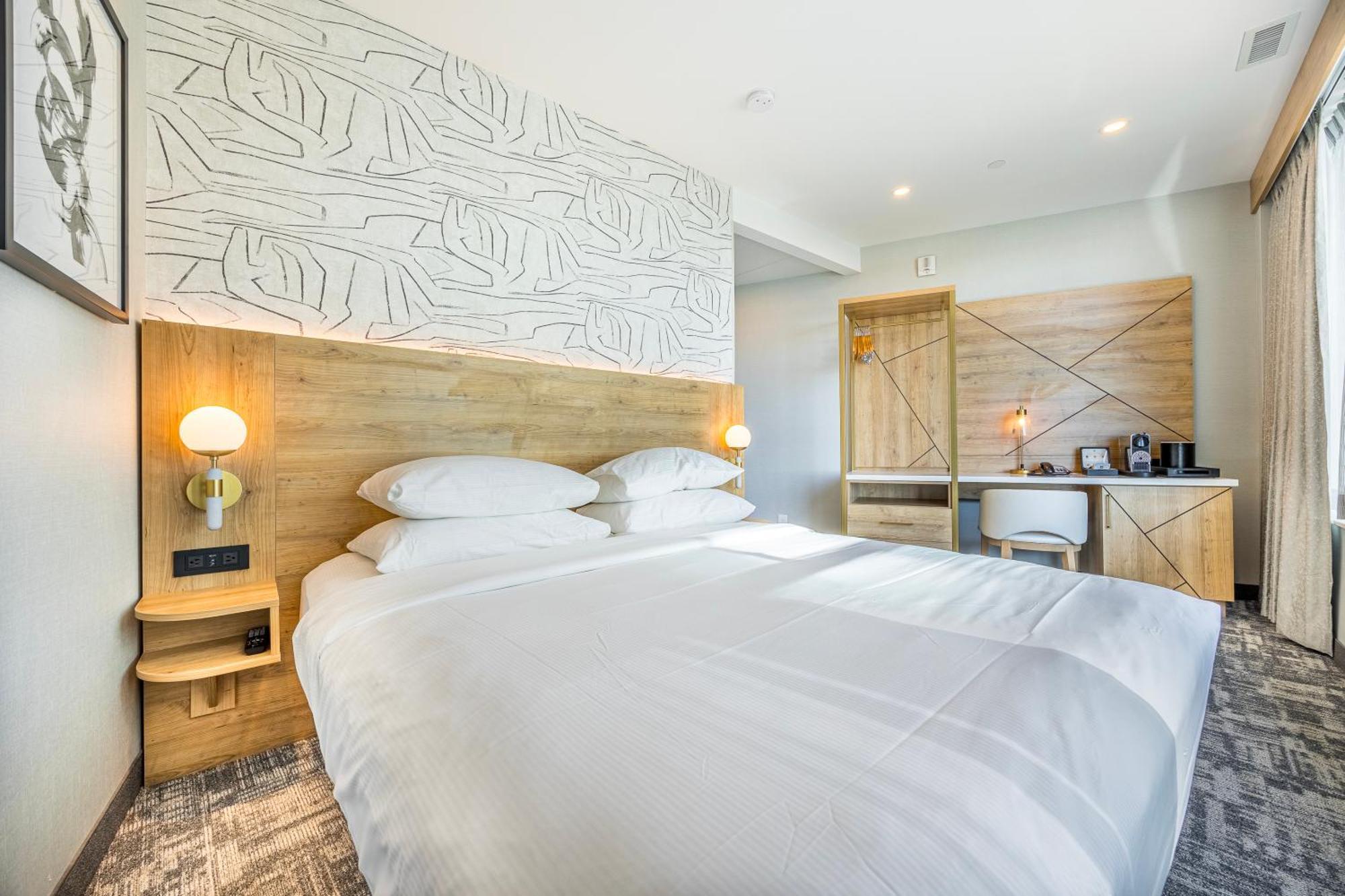 Tower King American Fallsview Room