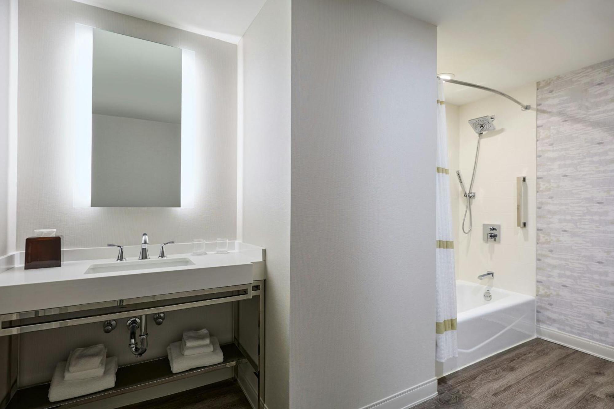 King or Double Room,1642321102:JPEG