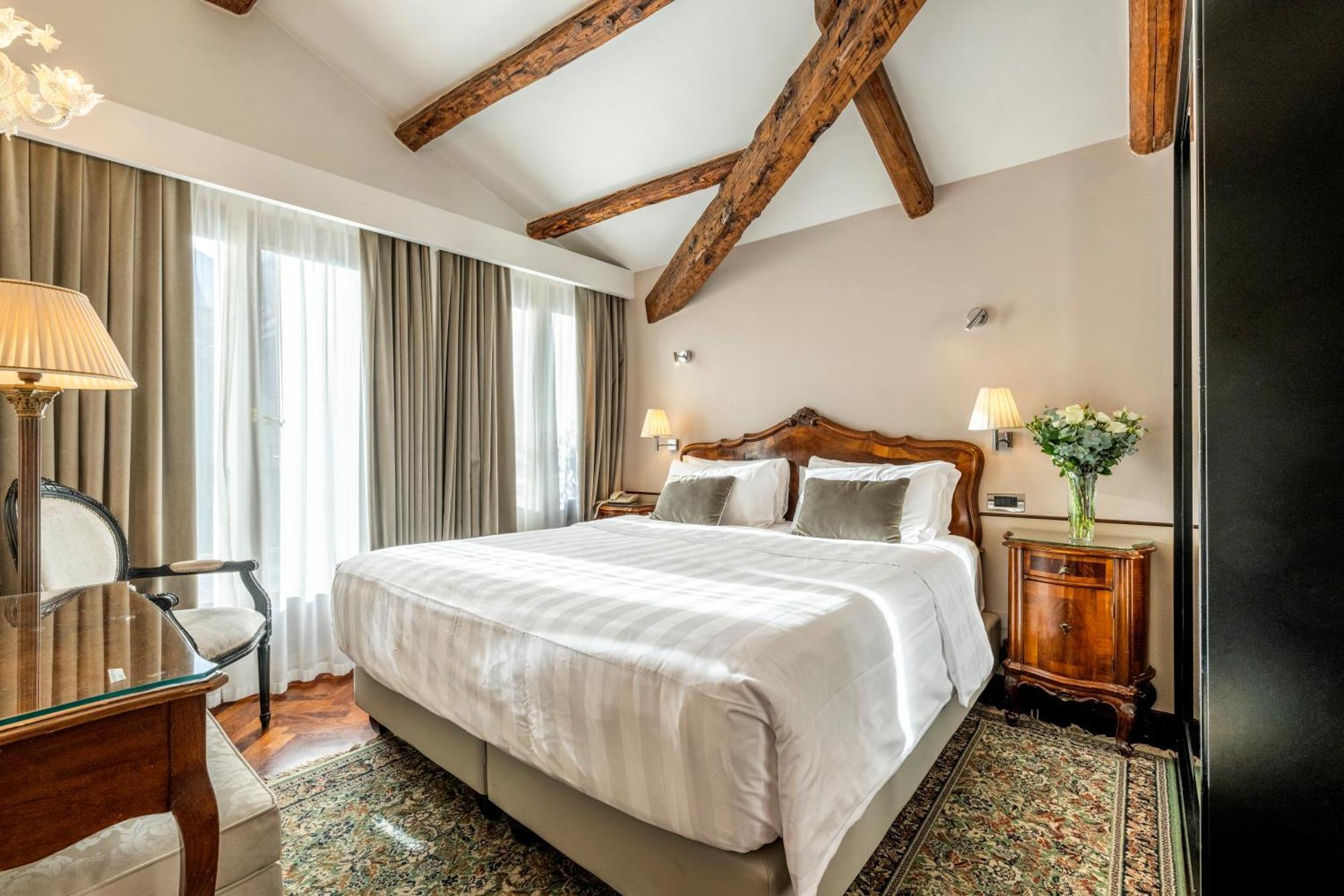 Double Room with Terrace and Canal View,1642959038:JPEG