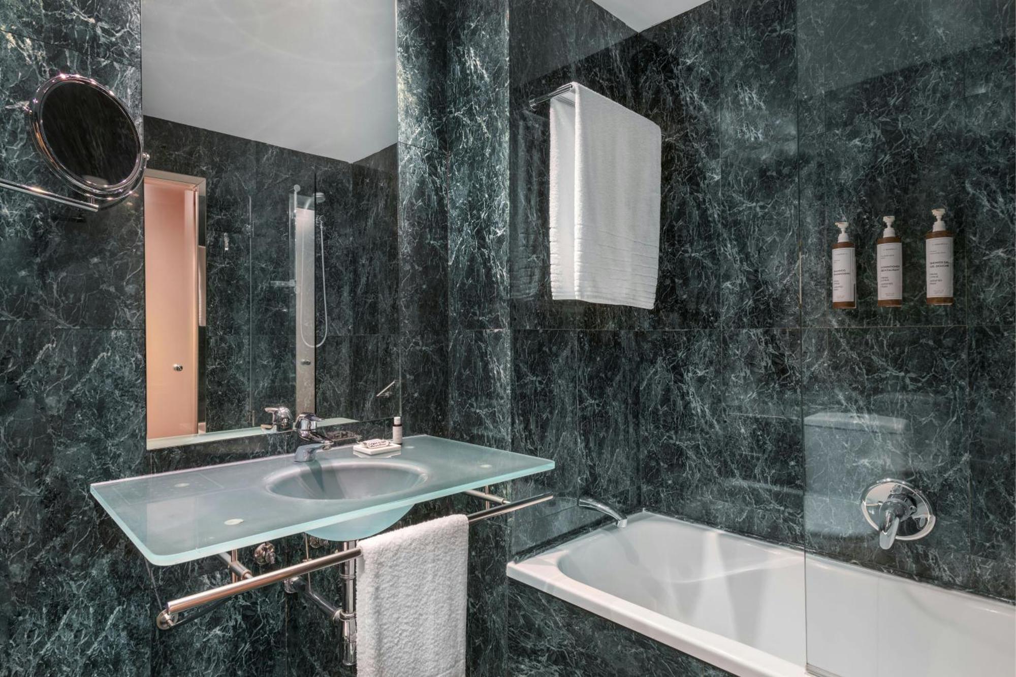 Standard Plus, Guest room, 1 King