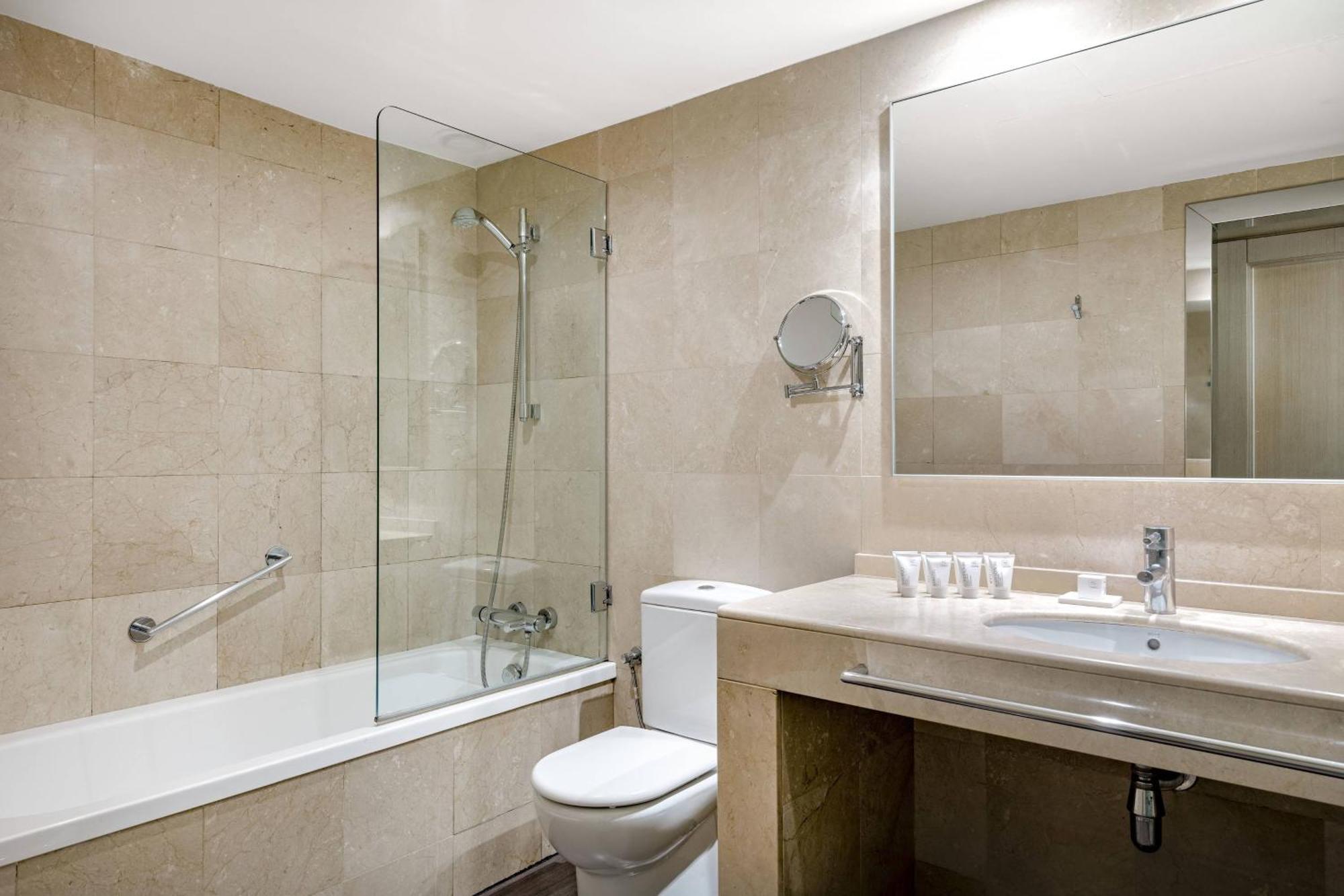 Standard Twin Room Street View