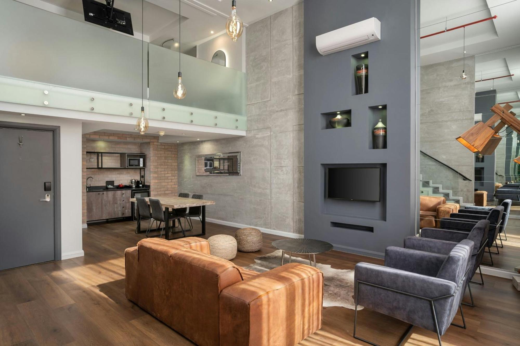 1 Bedroom Bi-level Loft,1643140550:JPEG