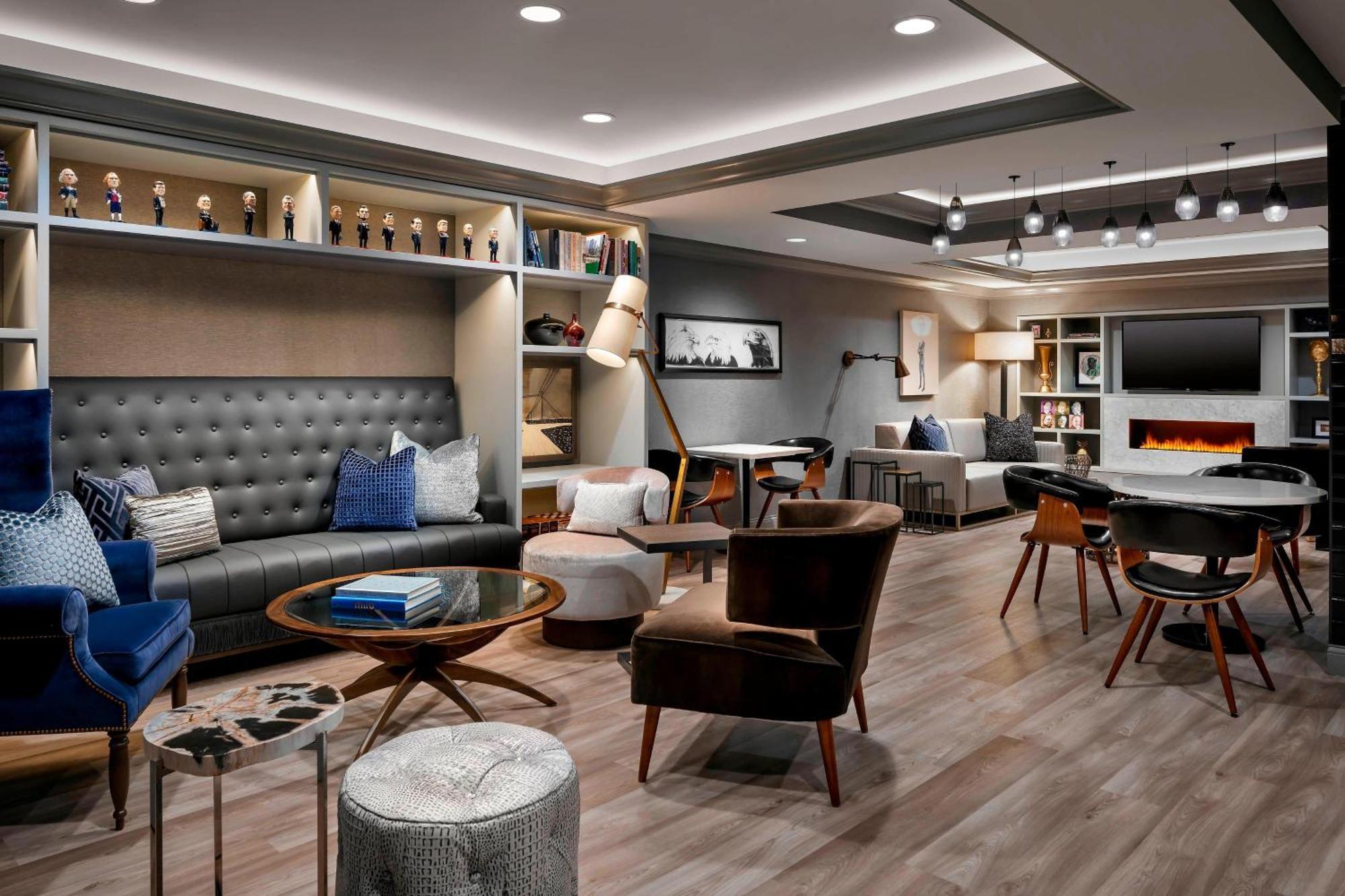 King Guest Room Club Level