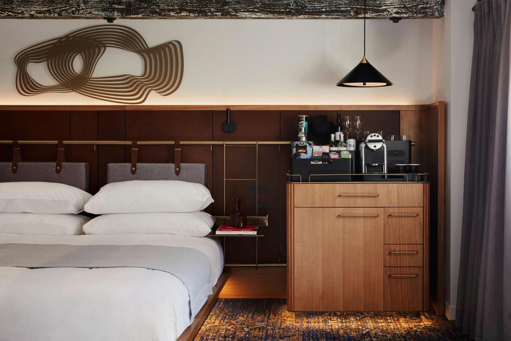 Heritage King Room