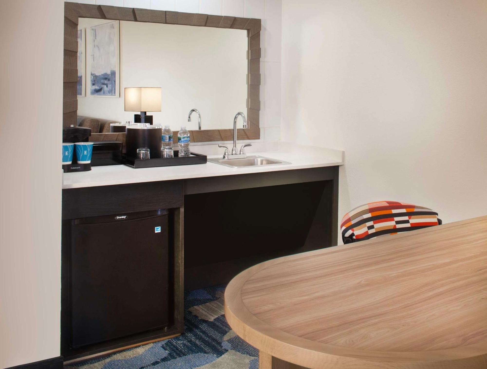 King Suite,1643150787:JPEG