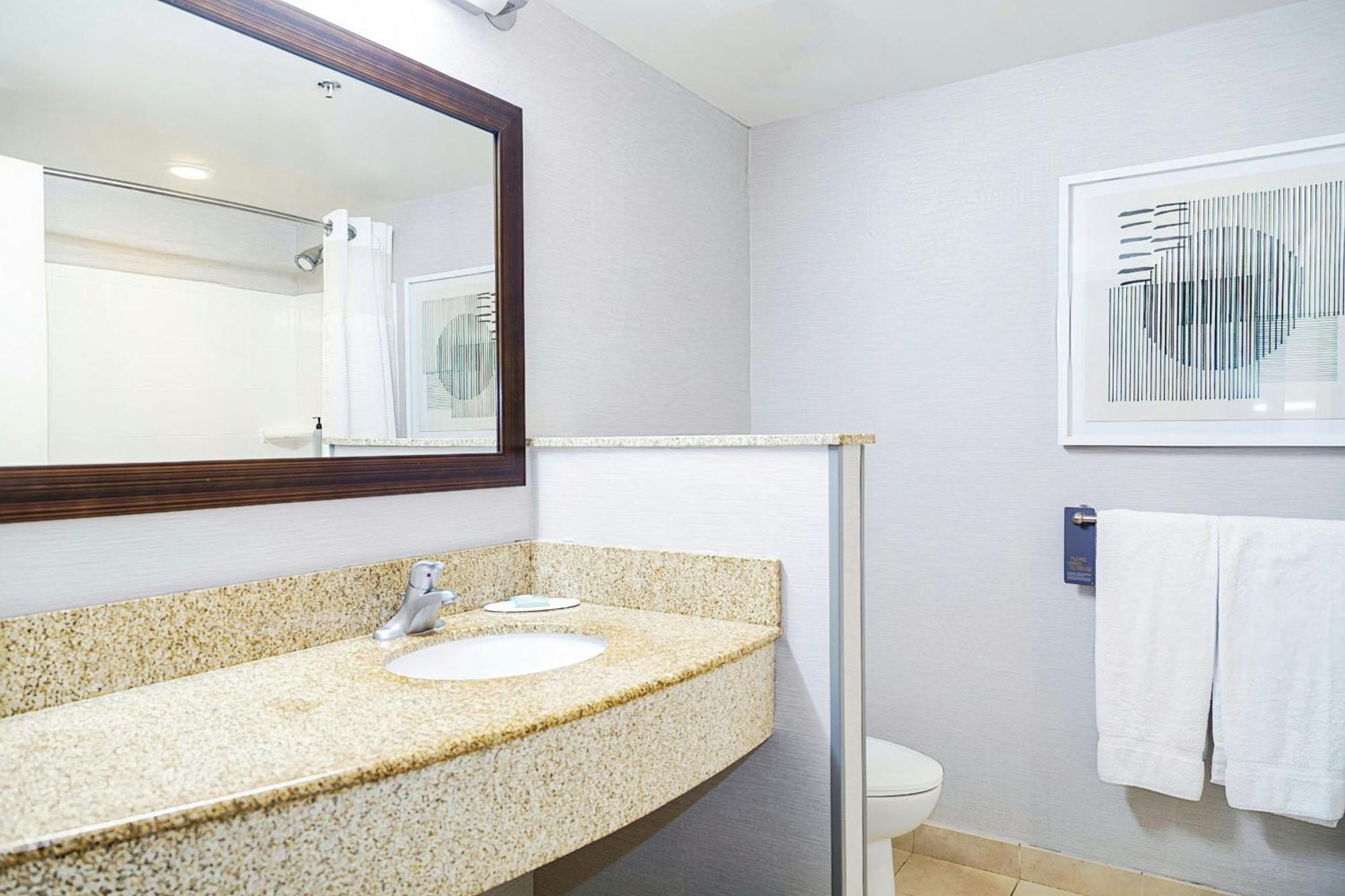Queen Room with Two Queen Beds,1643152953:JPEG