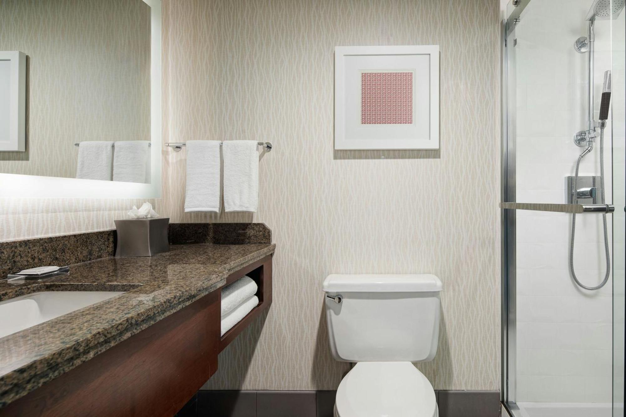 Executive, Guest room, 1 King, East Tower