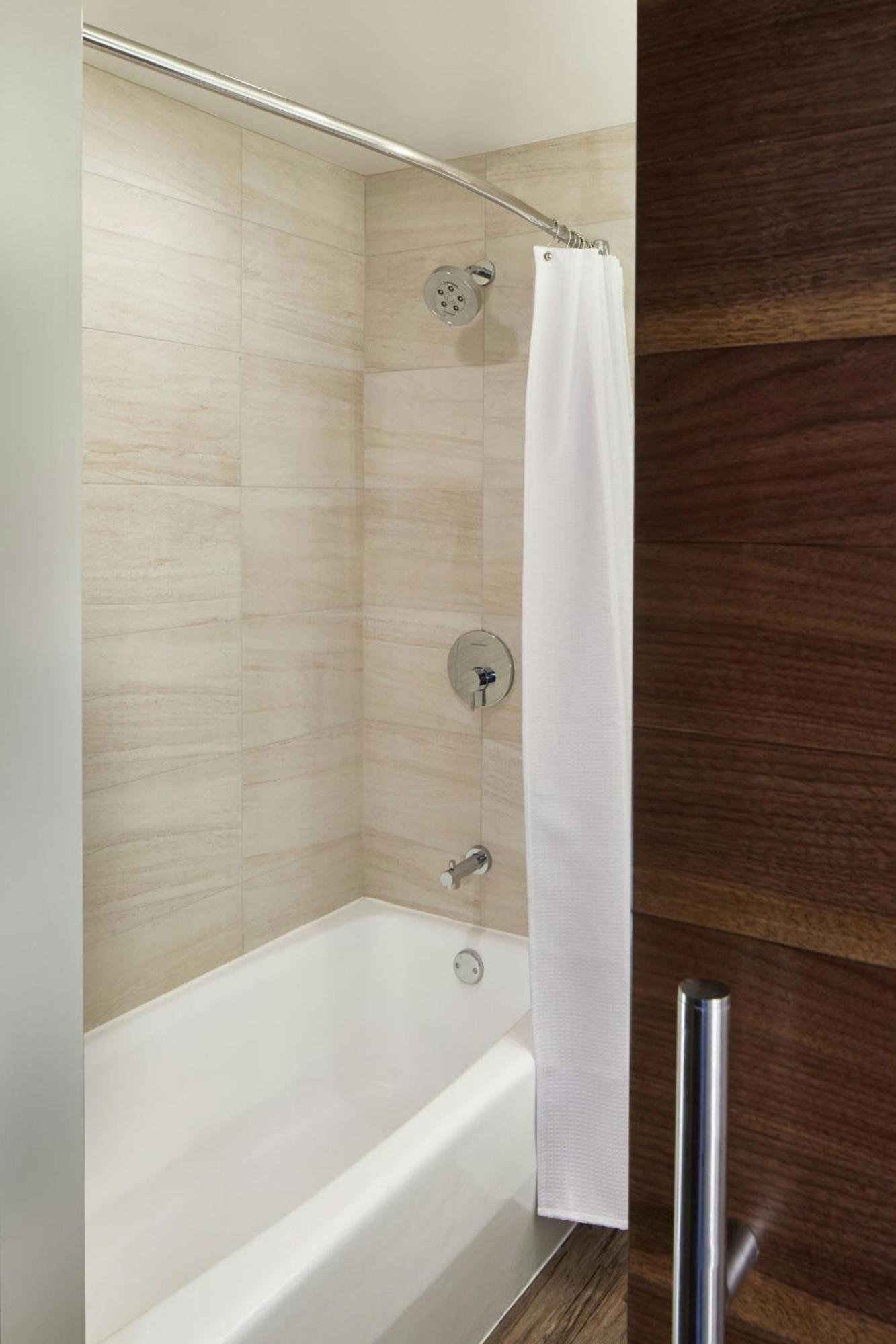 Queen Room with Two Queen Beds,1643155943:JPEG