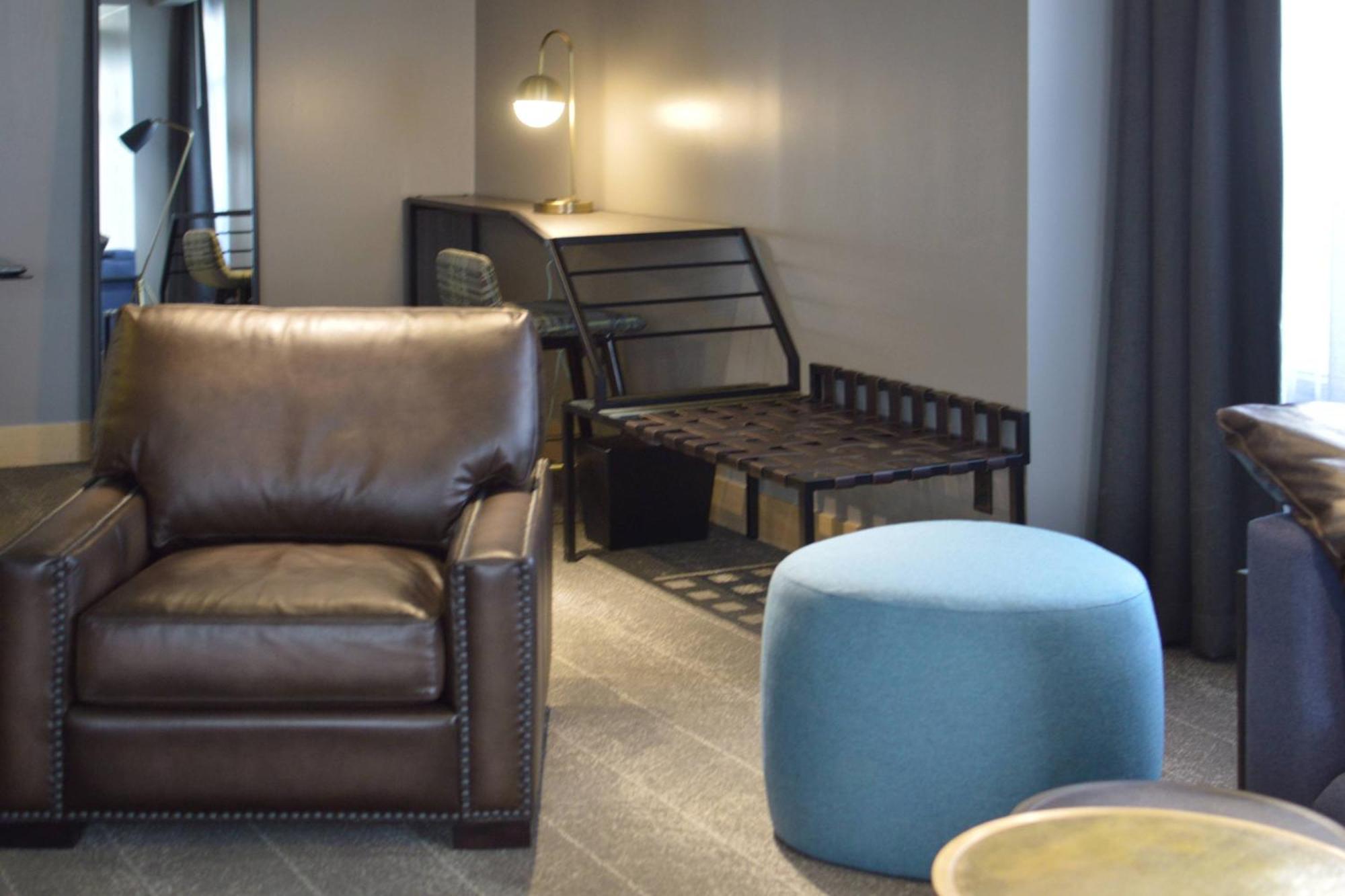 Corner Suite