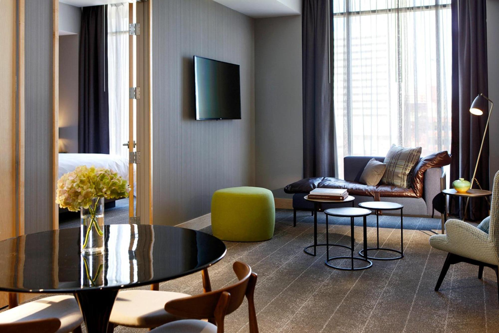 One-Bedroom King Suite