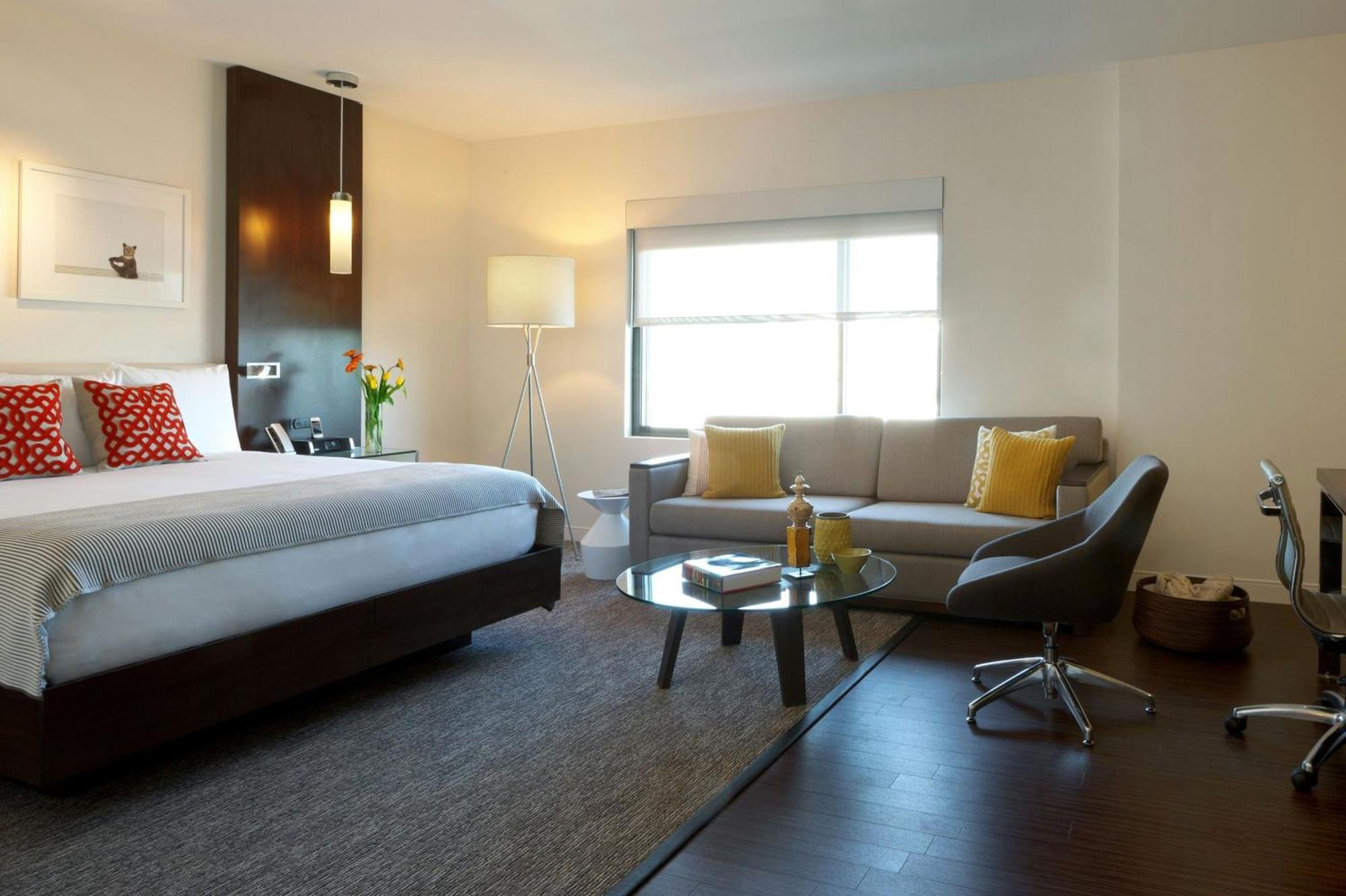 Junior King Suite with Sofa Bed,1661120189:JPEG