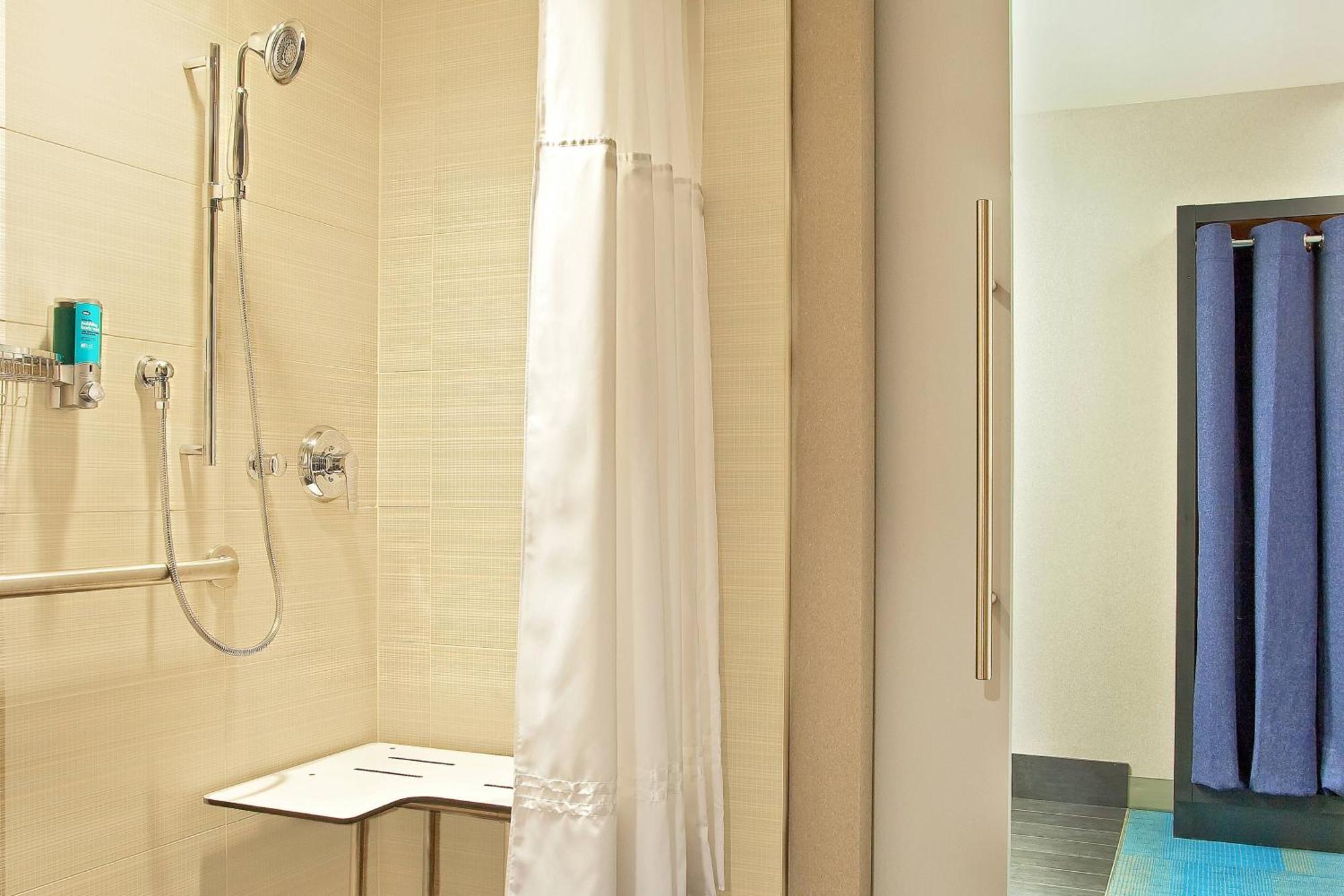 Traditional Queen Room Two Queen Beds Roll Shower Mobility Hearing Accessible,1591506626:JPEG
