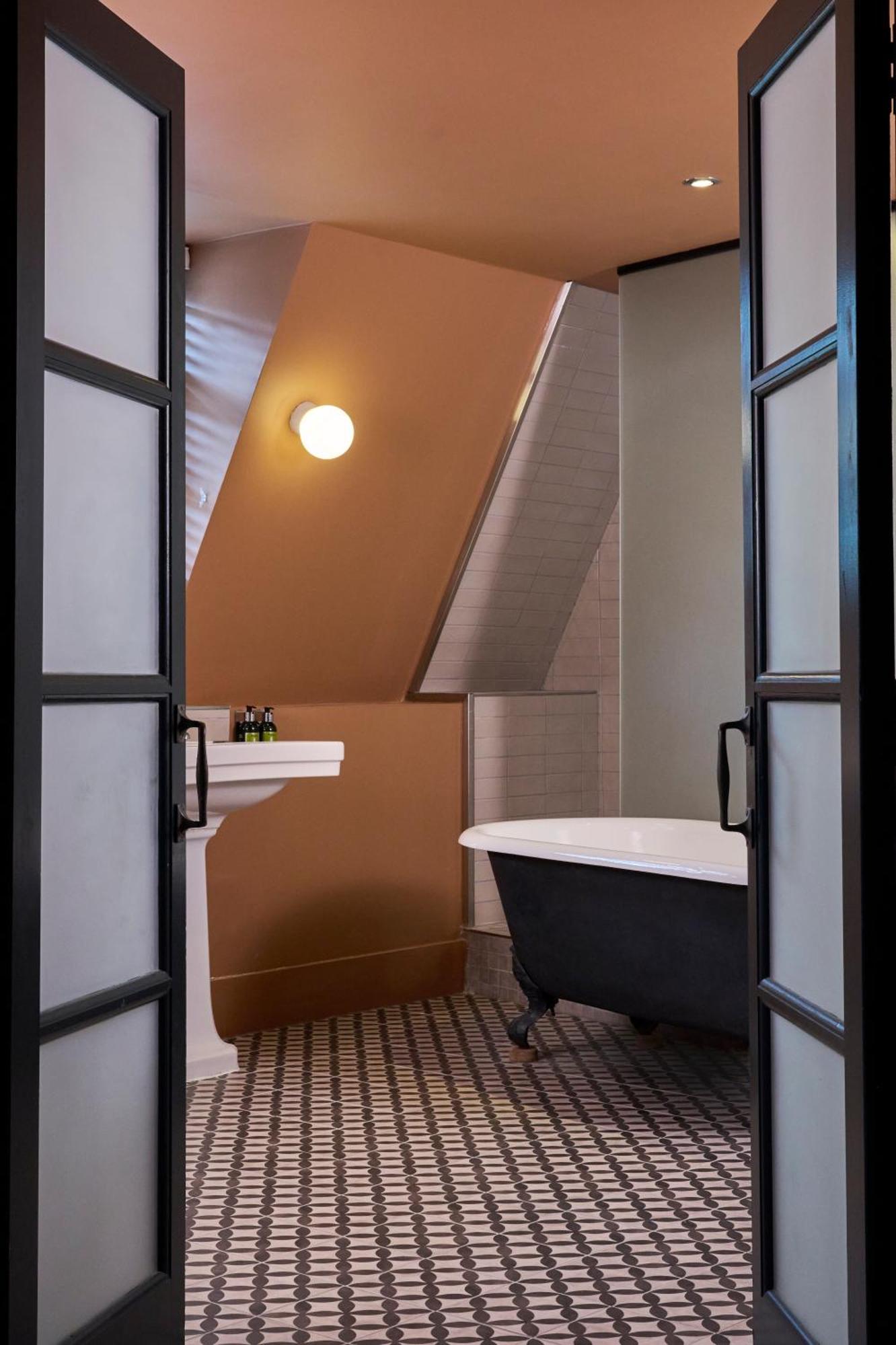 Signature Suite