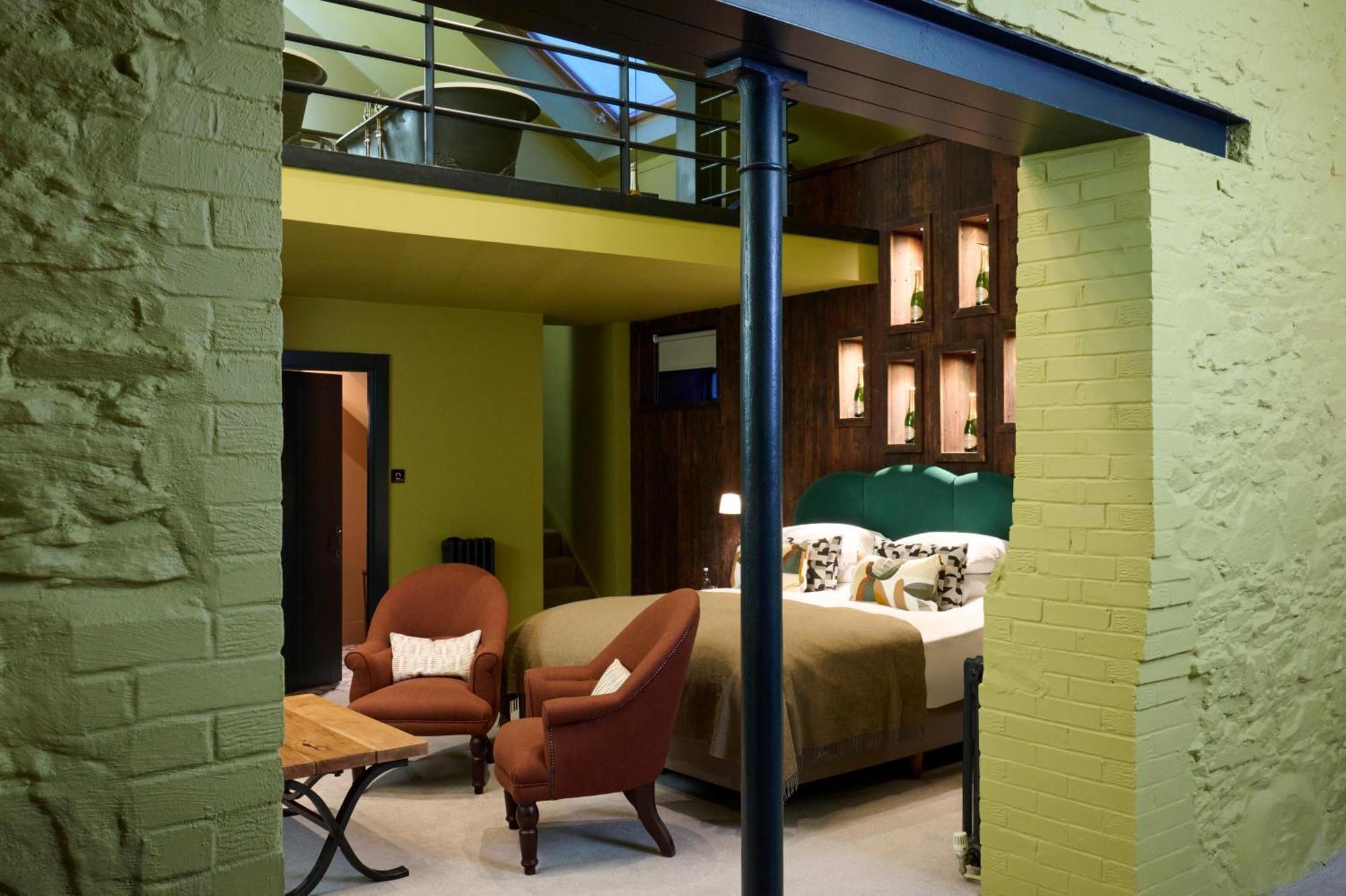 Signature Suite
