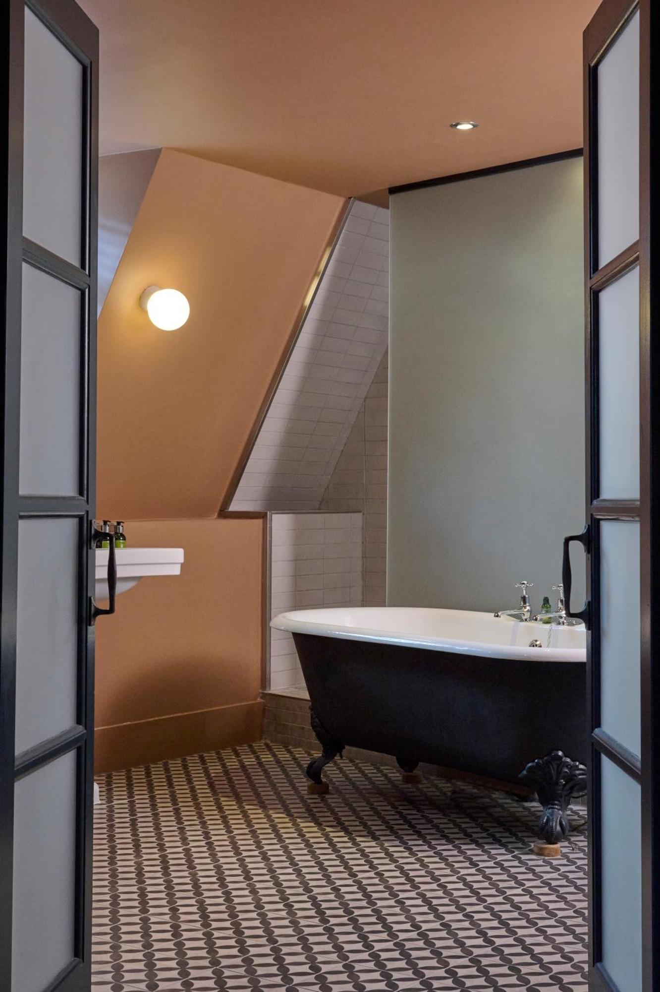 Signature Suite