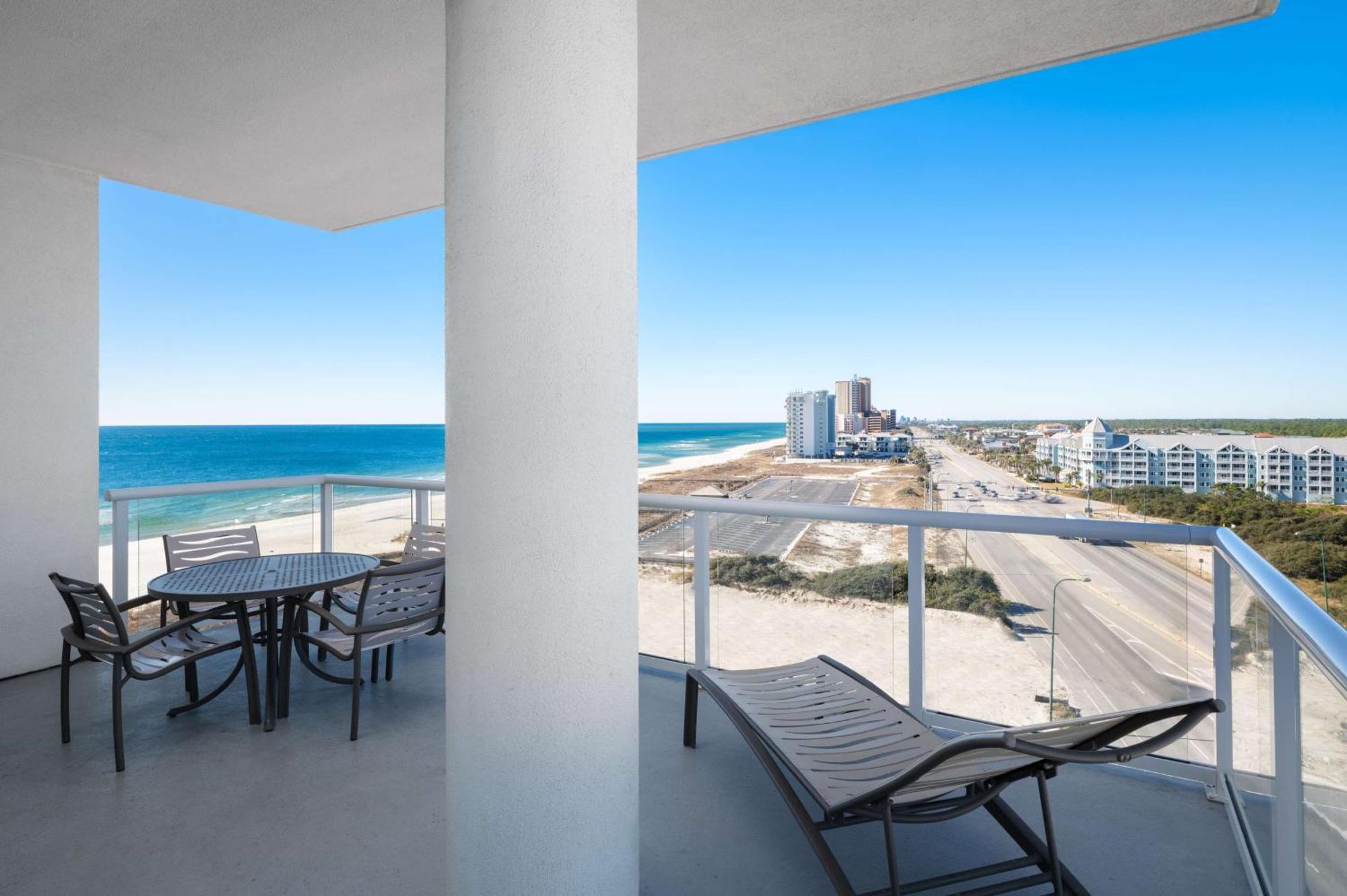Corner Queen Room Two Queen Beds Balcony Beach View