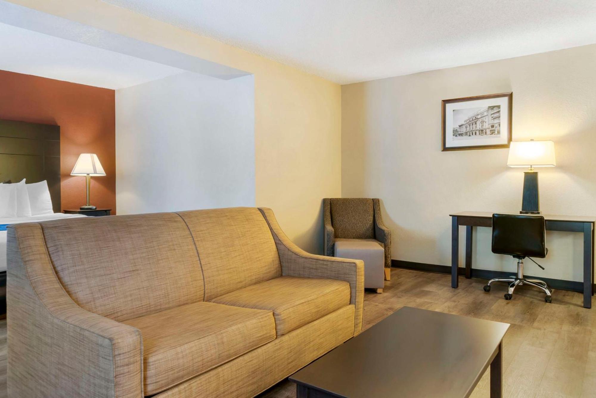 King Suite Sofa Non-Smoking